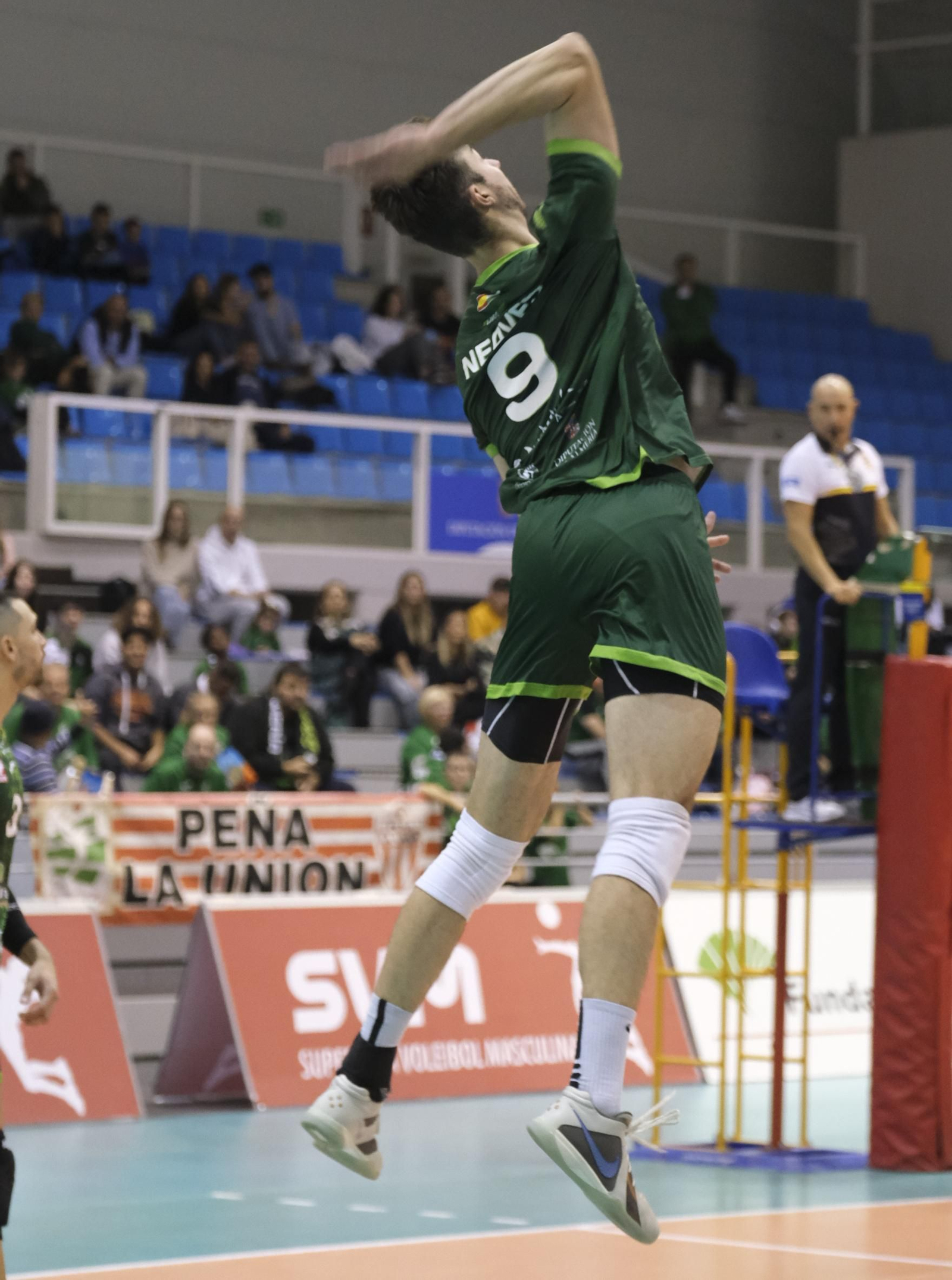 Matt Neaves regresa al equipo almeriense para llegar a tono a los playoffs.