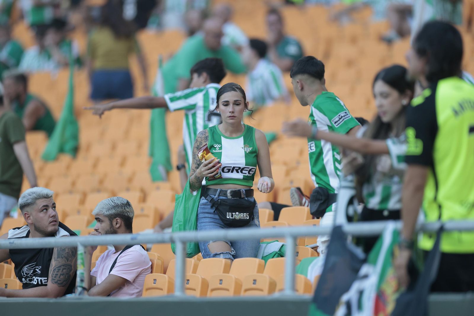 Búscate en las fotos del Betis - Alavés