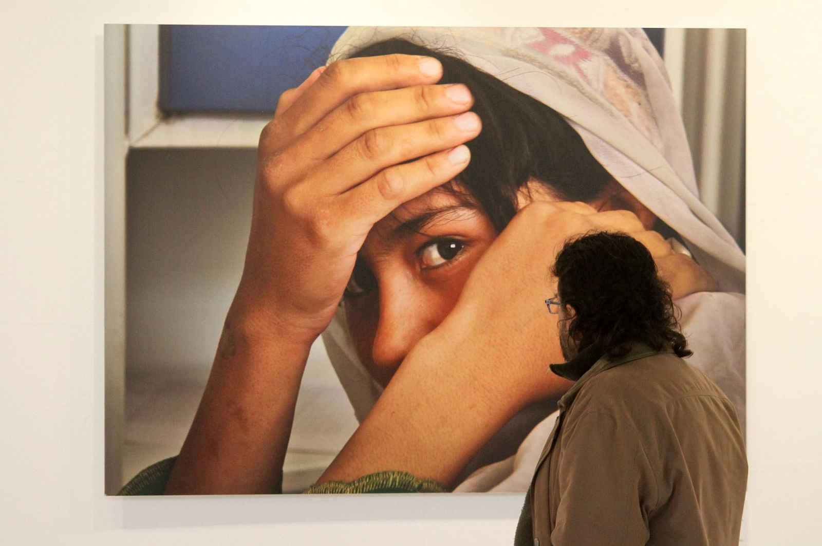 Latitudes. Exposición de Francisco Magallón "Mujer: Todos Somos Una", en imágenes