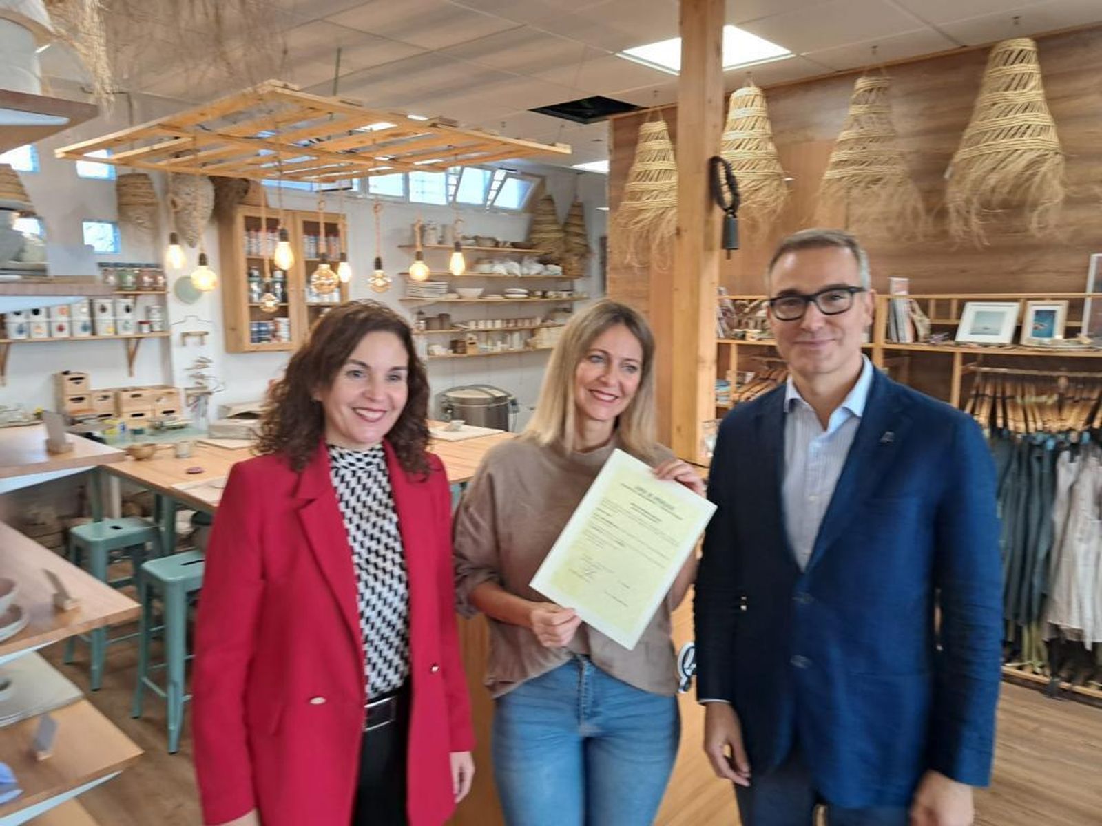 Cecilia Ortiz, María José Guzmán Ayala y Amós García.