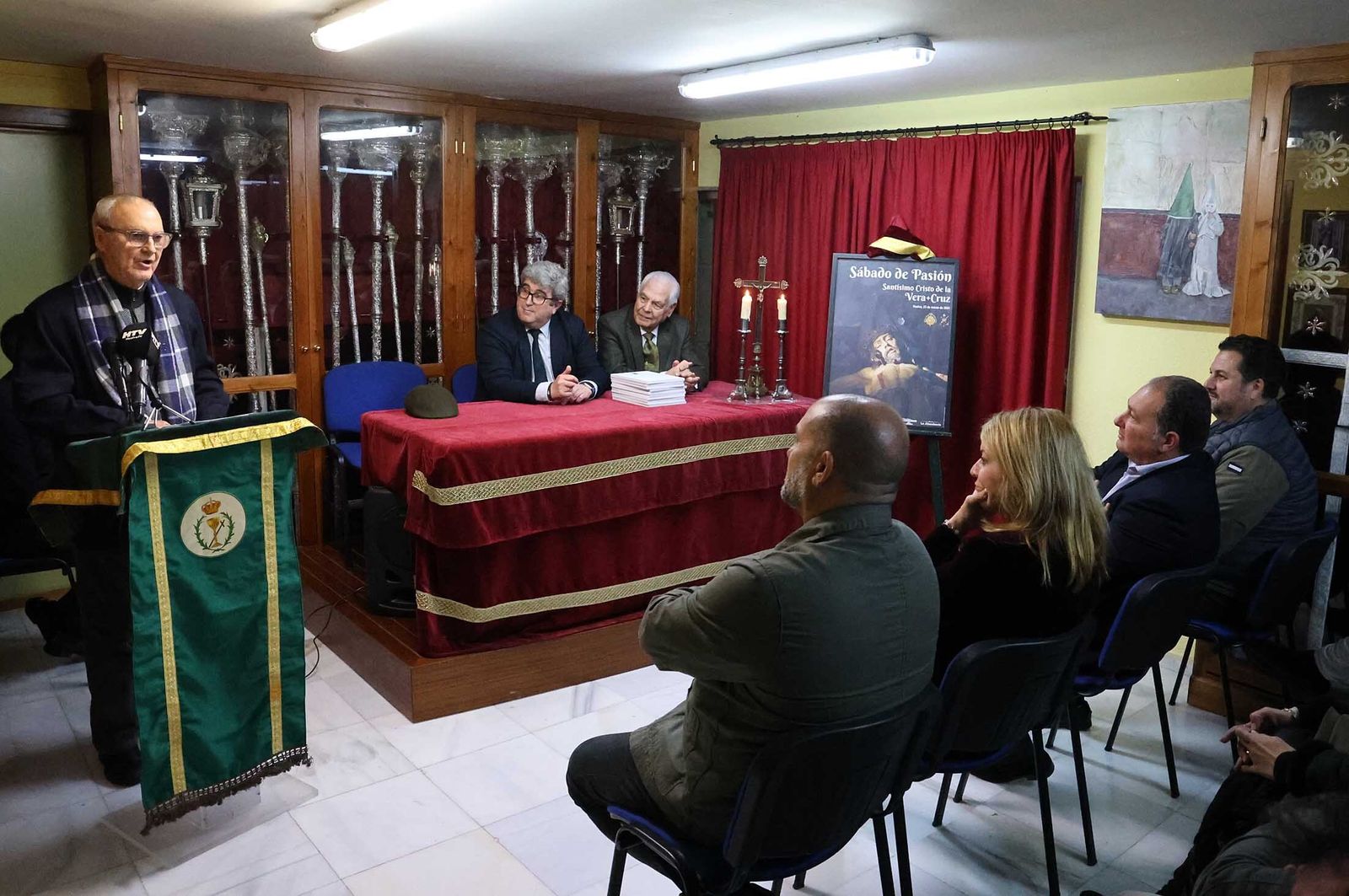 Imágenes del cartel al Cristo de la Vera+Cruz para la salida de la Legión en Huelva