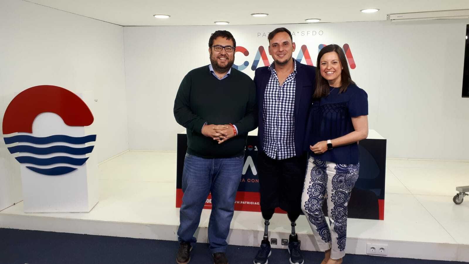 Cavada y Jaime Armario con el delegado provincial de la Asociación Nacional de Amputados, Víctor Manuel Mainé.