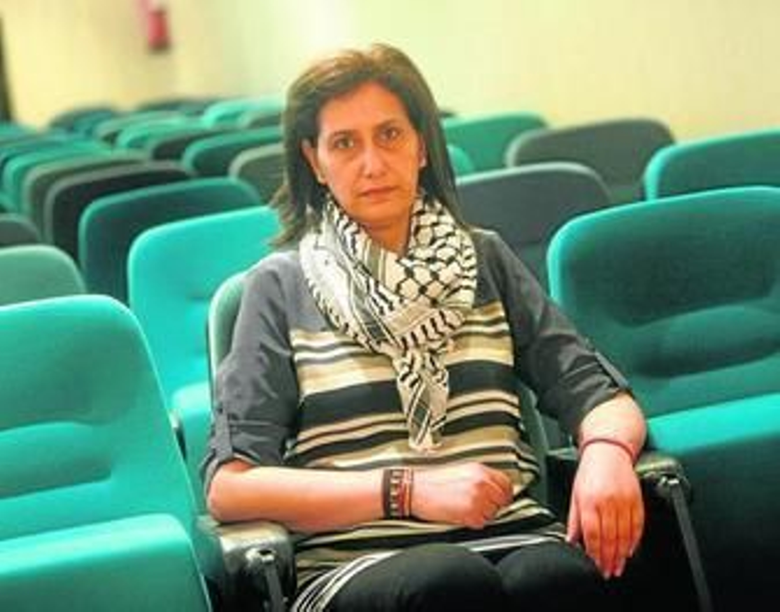 La activista Jaldía Abubakra, minutos antes de su intervención en el ciclo Mujeres que Transforman el Mundo.