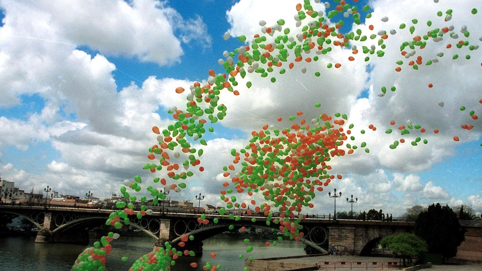 Globos como muestra de apoyo a los enfermos de Fibrosis Quística.