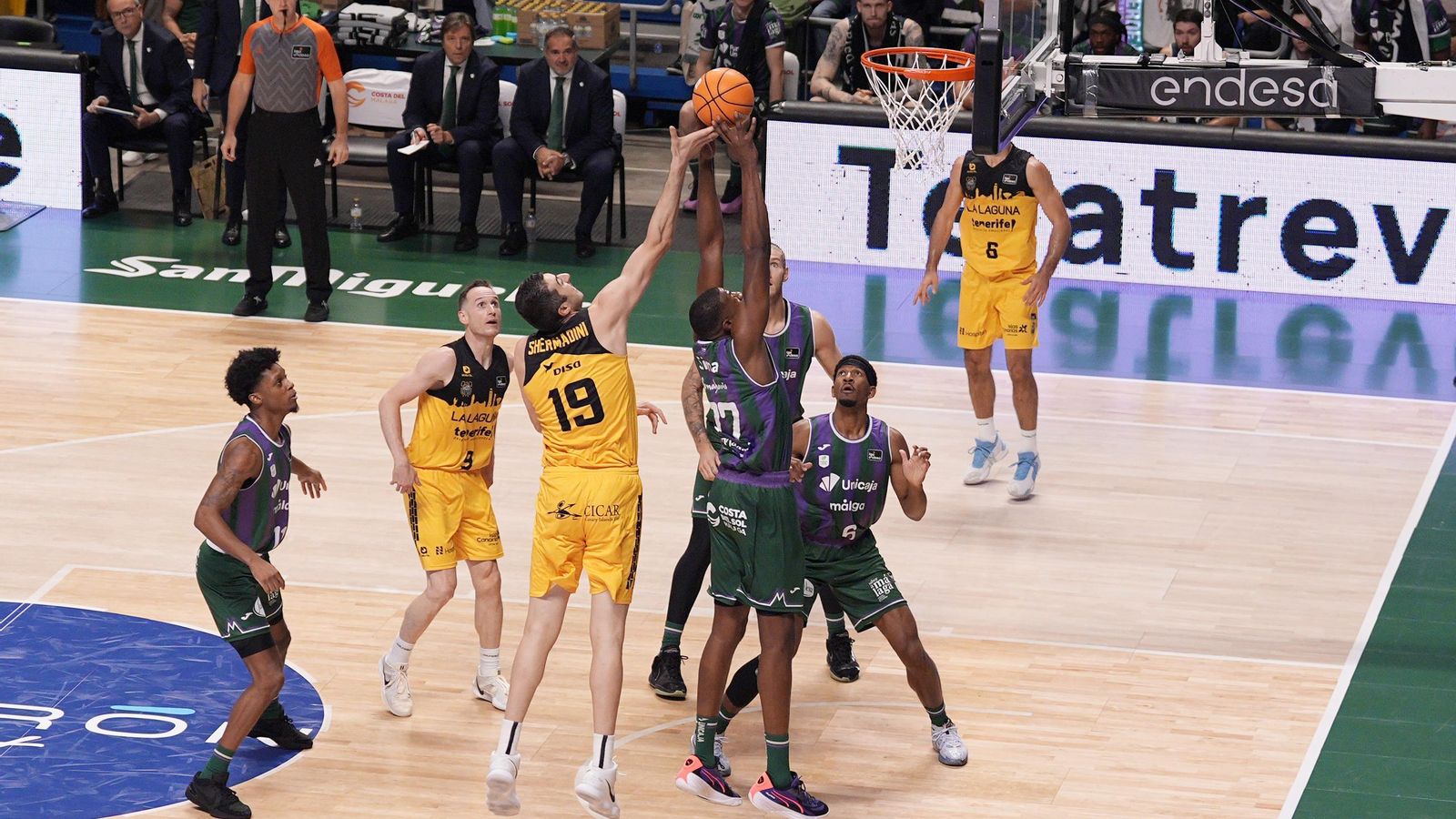 El Unicaja-La Laguna Tenerife, en fotos