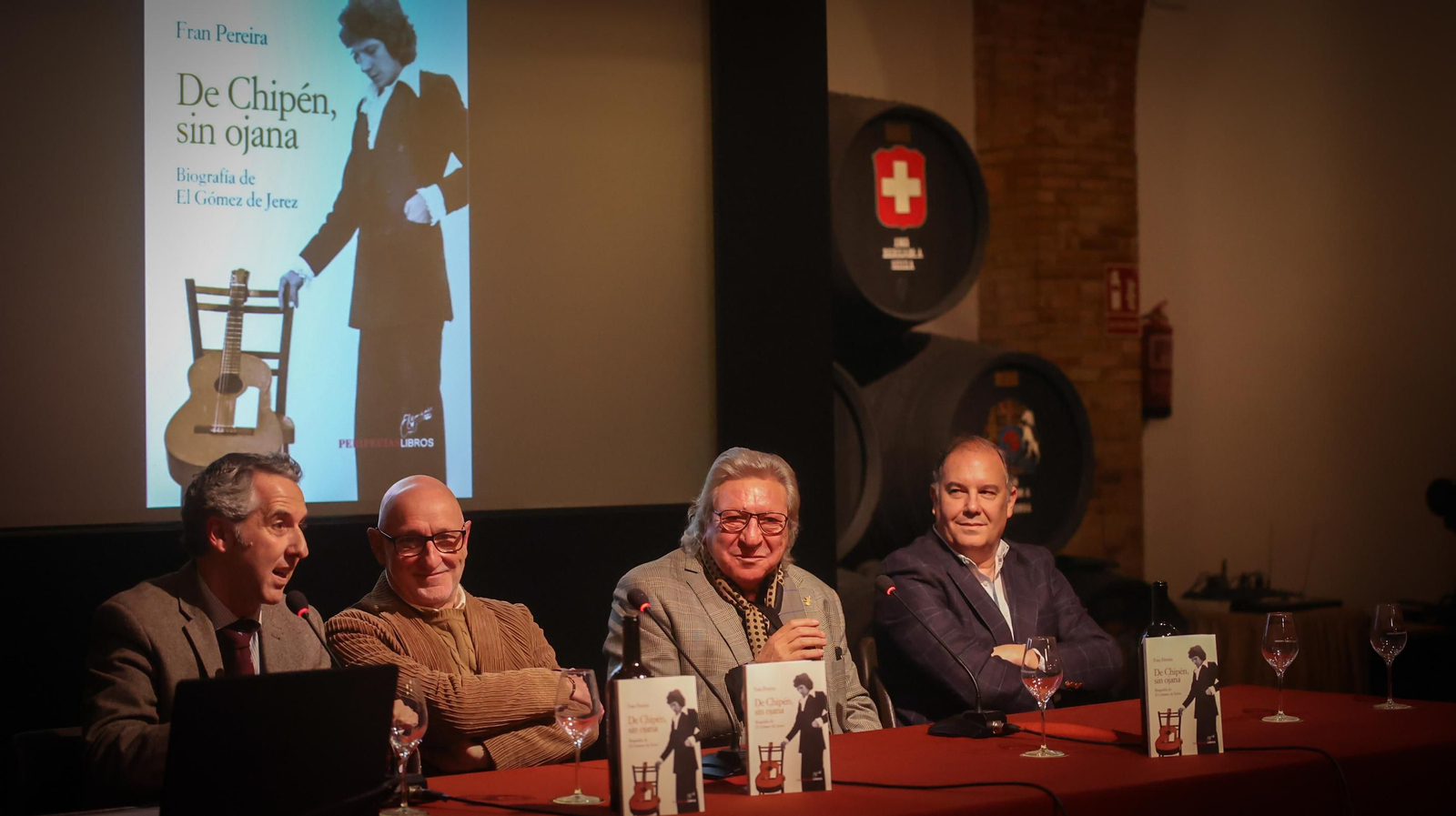 Así fue la presentación del libro de Fran Pereira 'De Chipén , sin ojana' biografía de El Gómez de Jerez