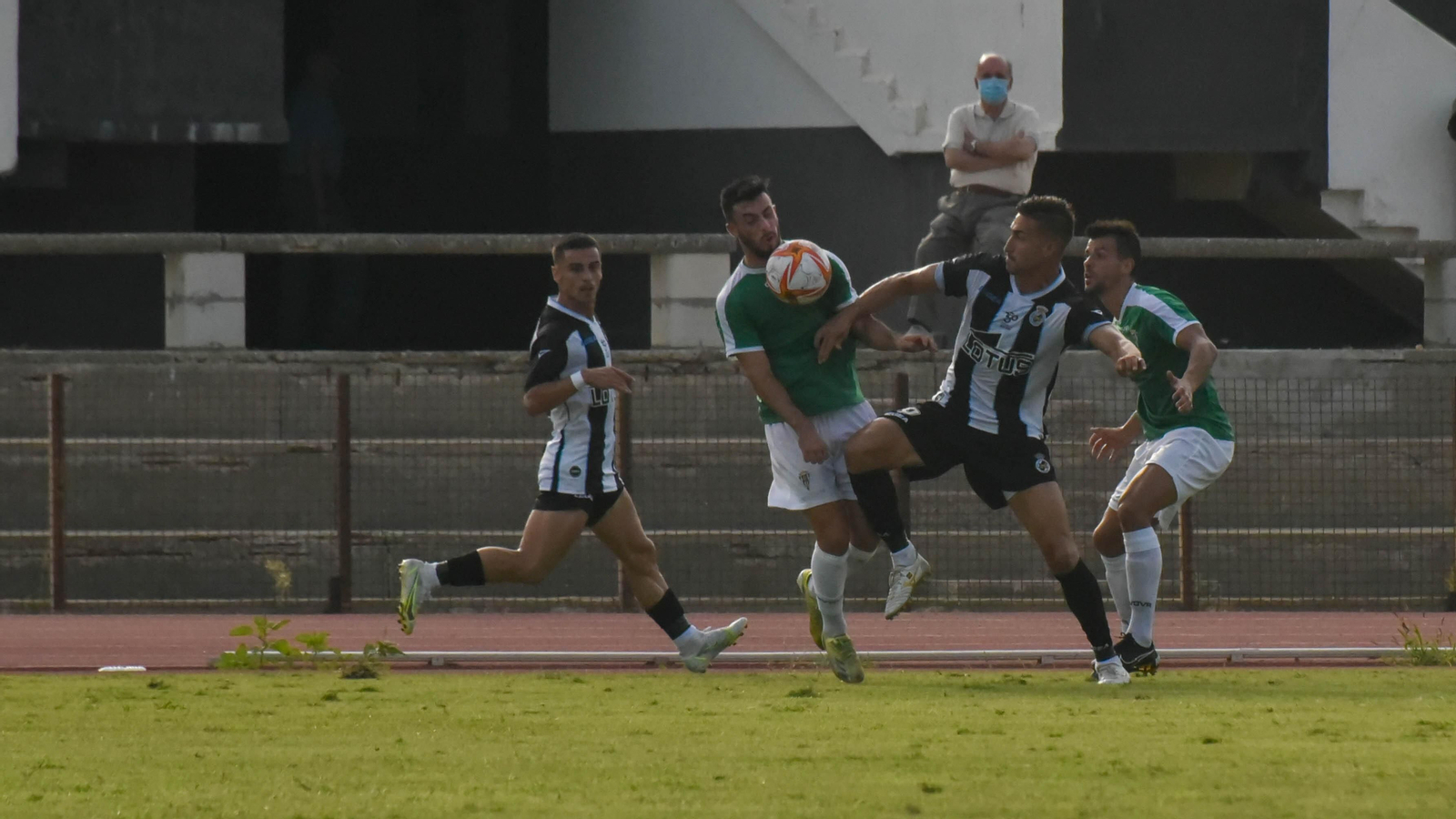 Un lance del Balona-Córdoba del pasado agosto, que podría repetirse en Copa Federación Un lance del Balona-Córdoba del pasado agosto, que podría repetirse en Copa Federación