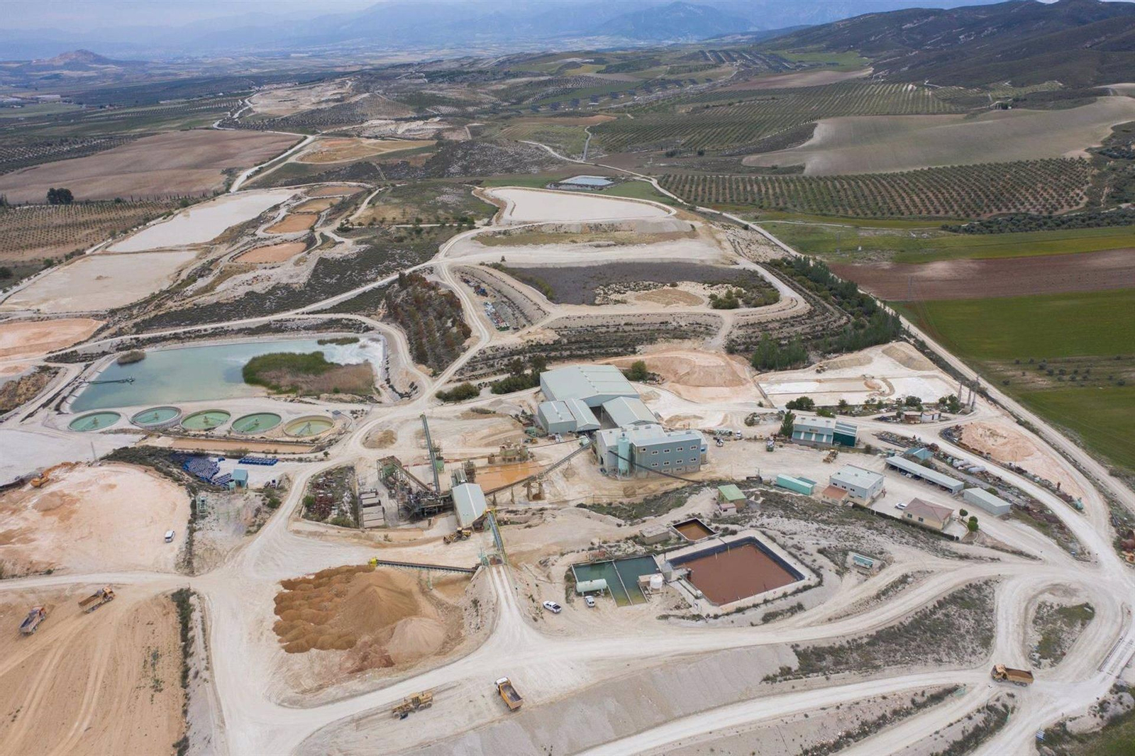 Yacimiento de celestina de Escúzar explotado por Kandelium Minerales