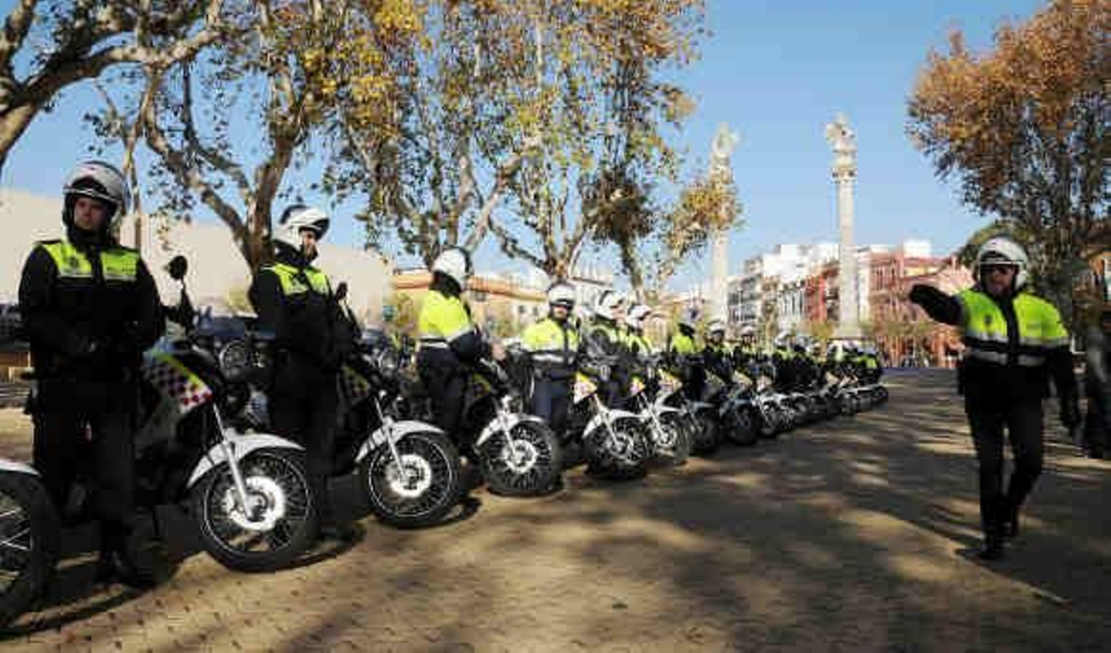 El Ayuntamiento califica de "brindis al sol" el anuncio de Zoido en materia de policías y bomberos