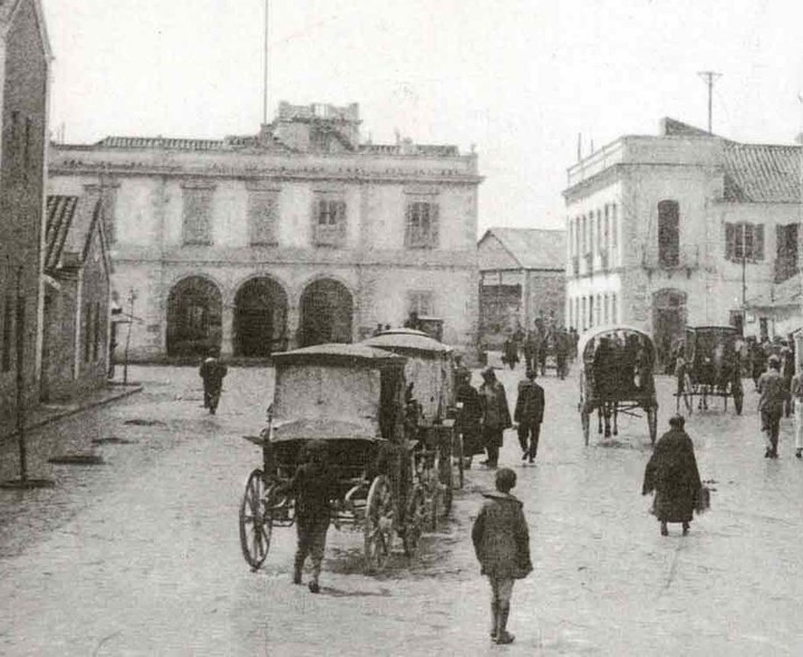 La plaza de la Constitución, anteriormente conocida como Plaza Alfonso XIII.