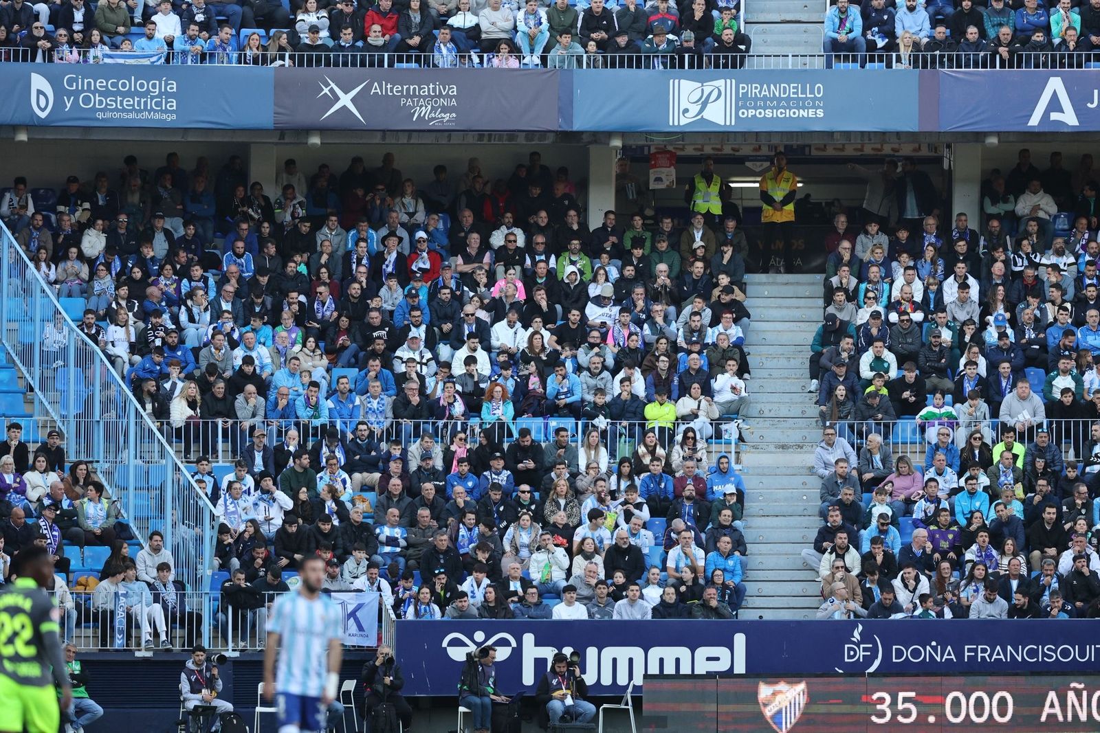 Búscate en las gradas en el Málaga CF-Ceuta