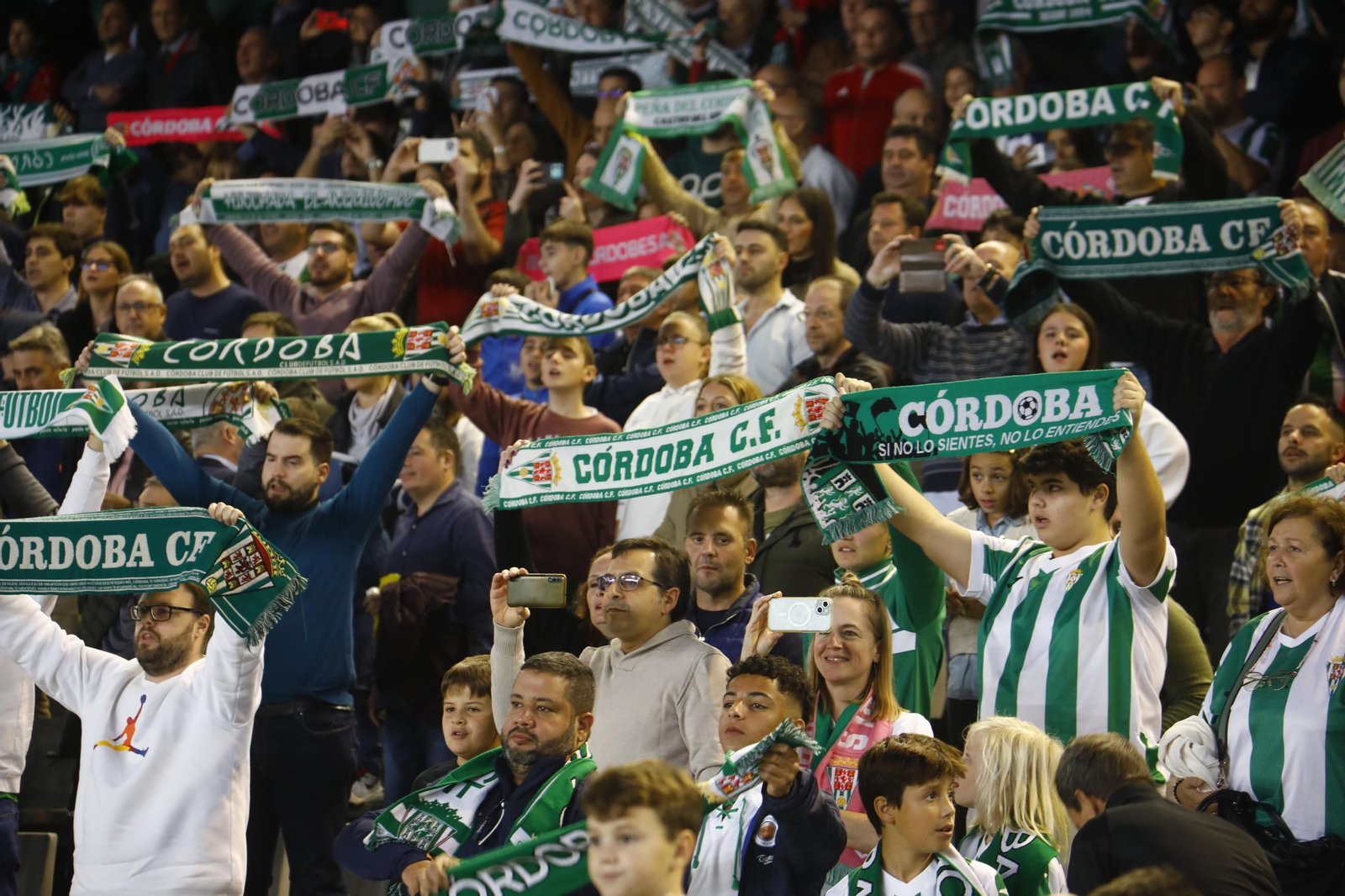 Las mejores fotos del ambiente en el Córdoba CF - Zaragoza en El Arcángel