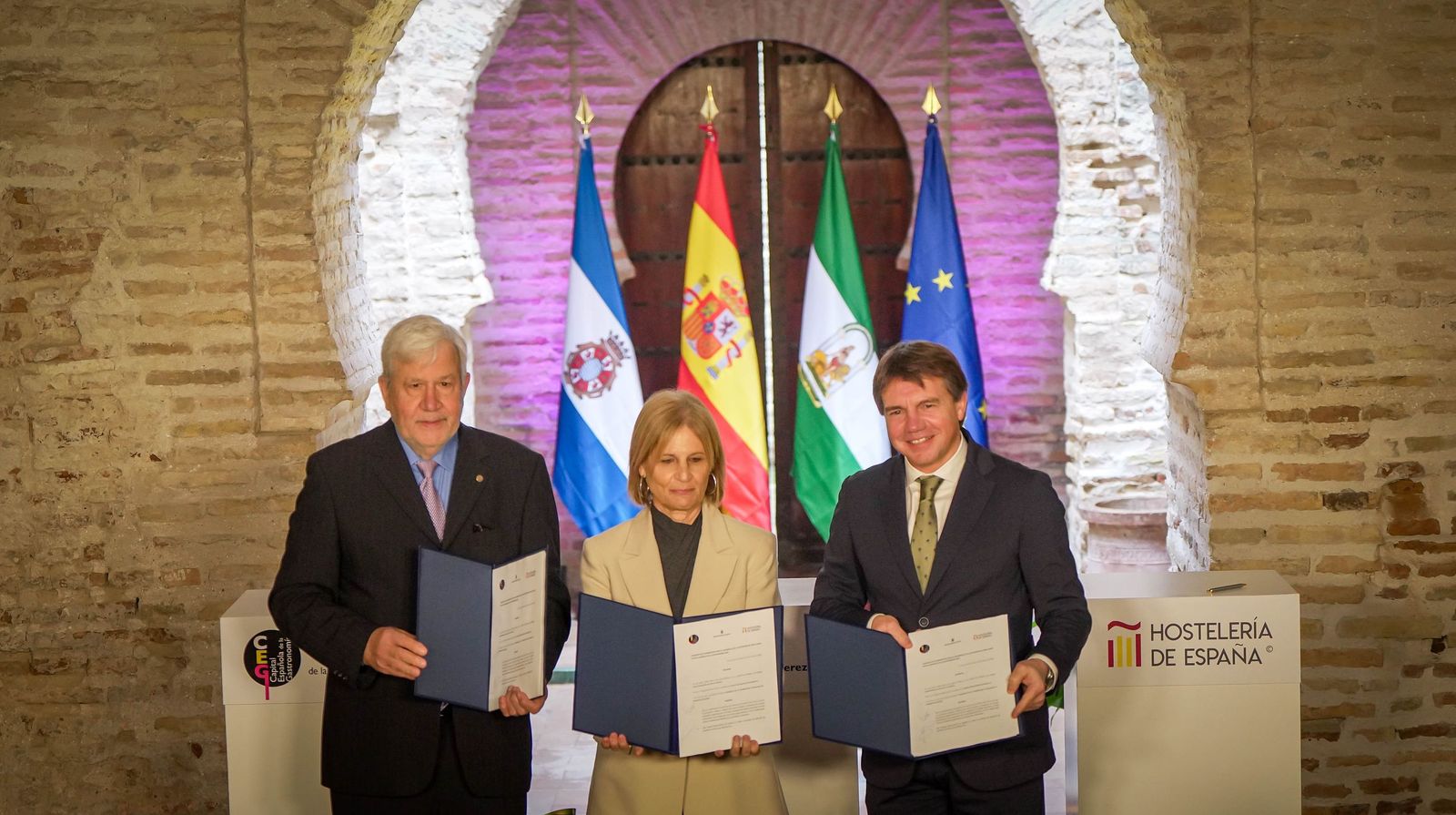 Imágenes de la firma de Jerez Capital Española de la Gastronomía