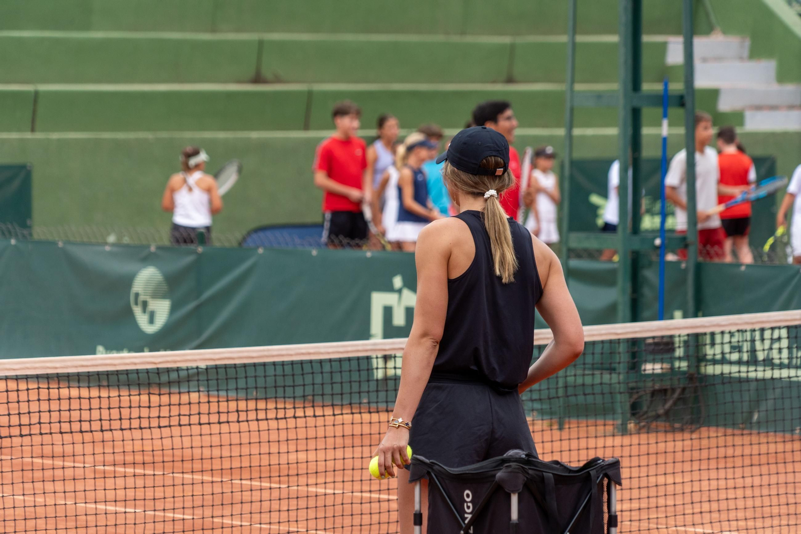 Imágenes del Clinic con Paula Badosa, Jessica Bouzas y los alumnos de la escuela del Real Club Recreativo de Tenis de Huelva  