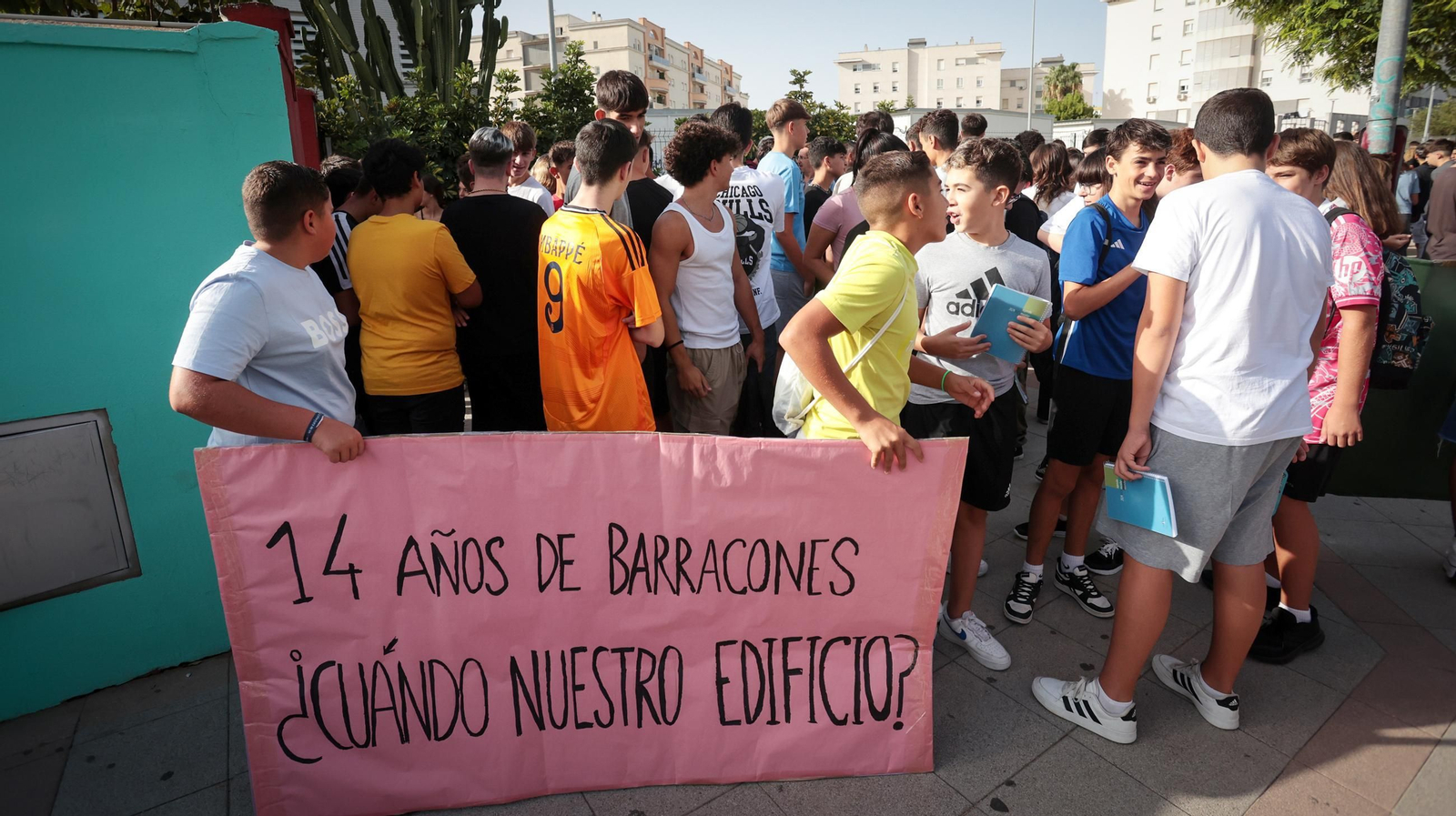 Imágenes de las protestas de alumnos y profesores del IES Lola Flores de Jerez