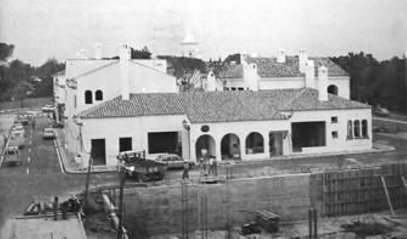 Aspecto que presentaban las obras días antes de la inauguración.