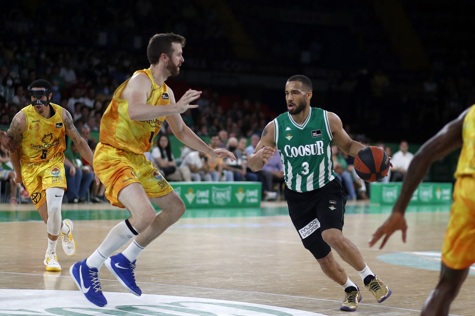 Las imágenes de la salvación del Coosur Betis