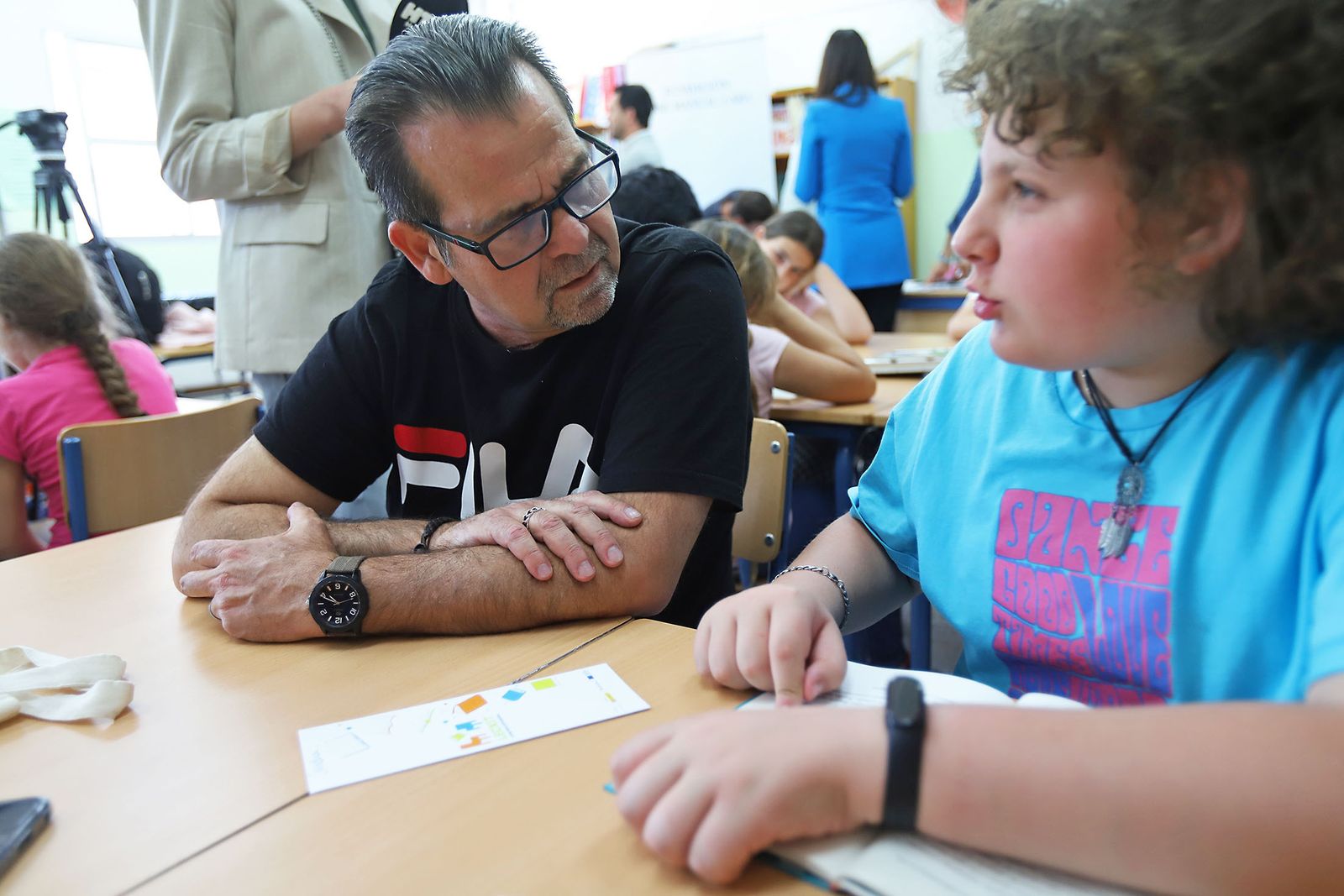 Imágenes de la visita a una sesión Lecxit en el CEIP Arias Montano