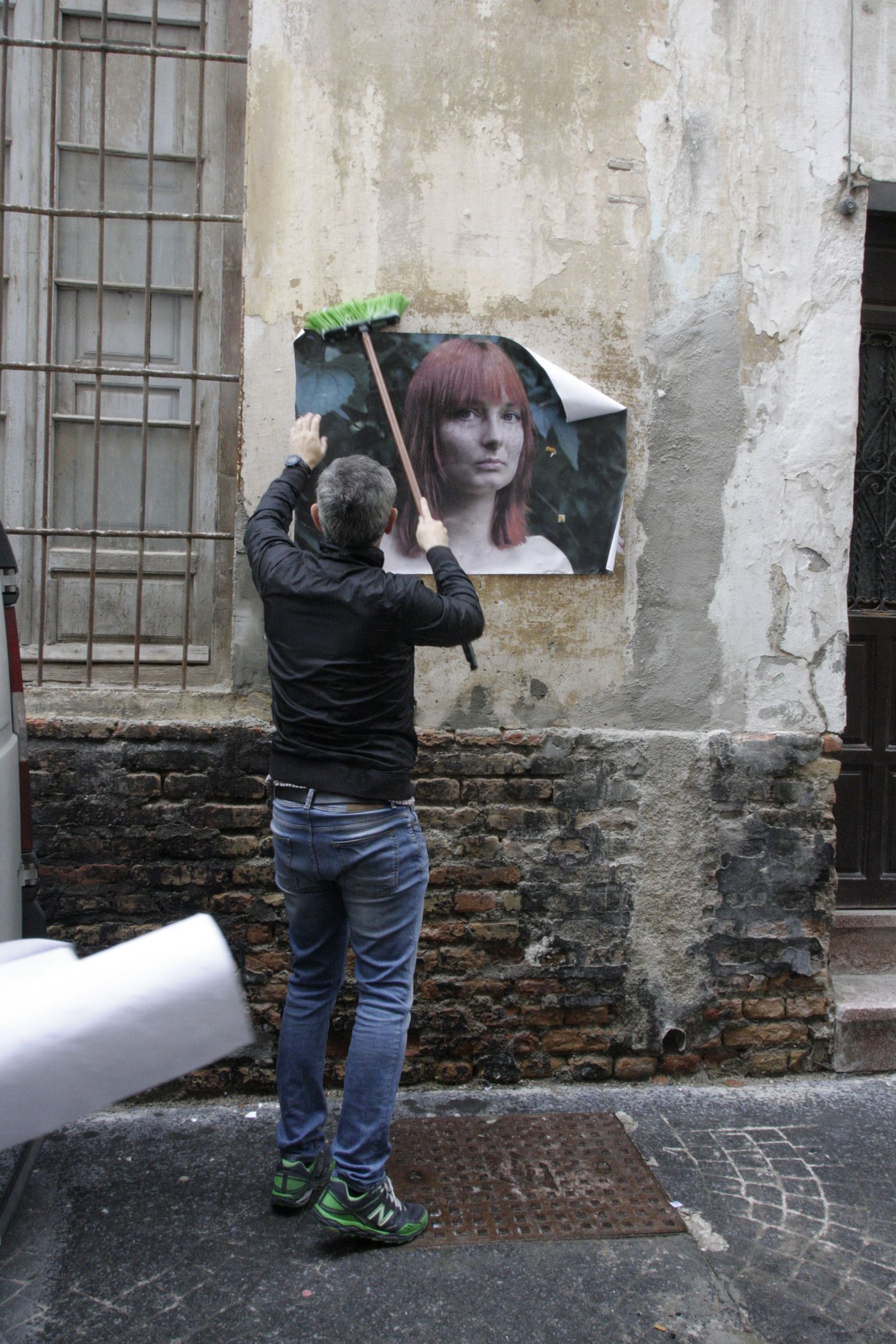 Arte urbano en Lagunillas: tiempo y espacio acumulados en los muros.