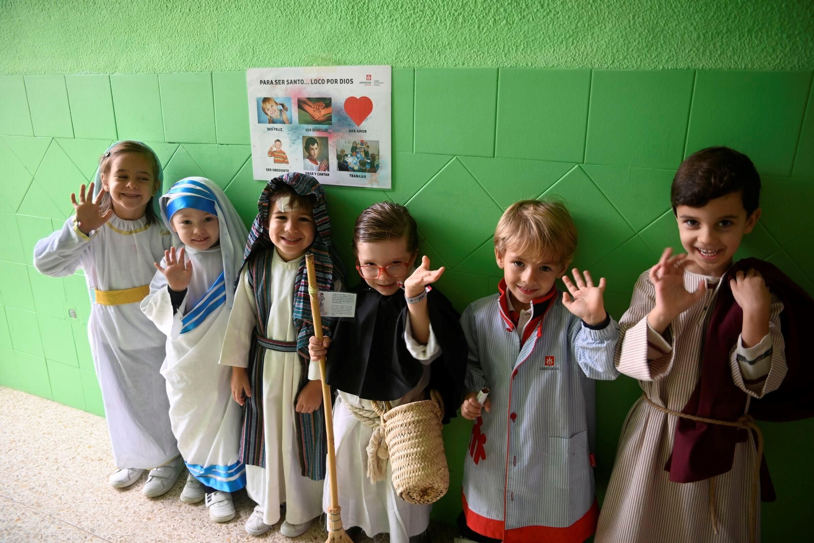Las mejores imágenes de la celebración del Día de los Santos del colegio Salesianos