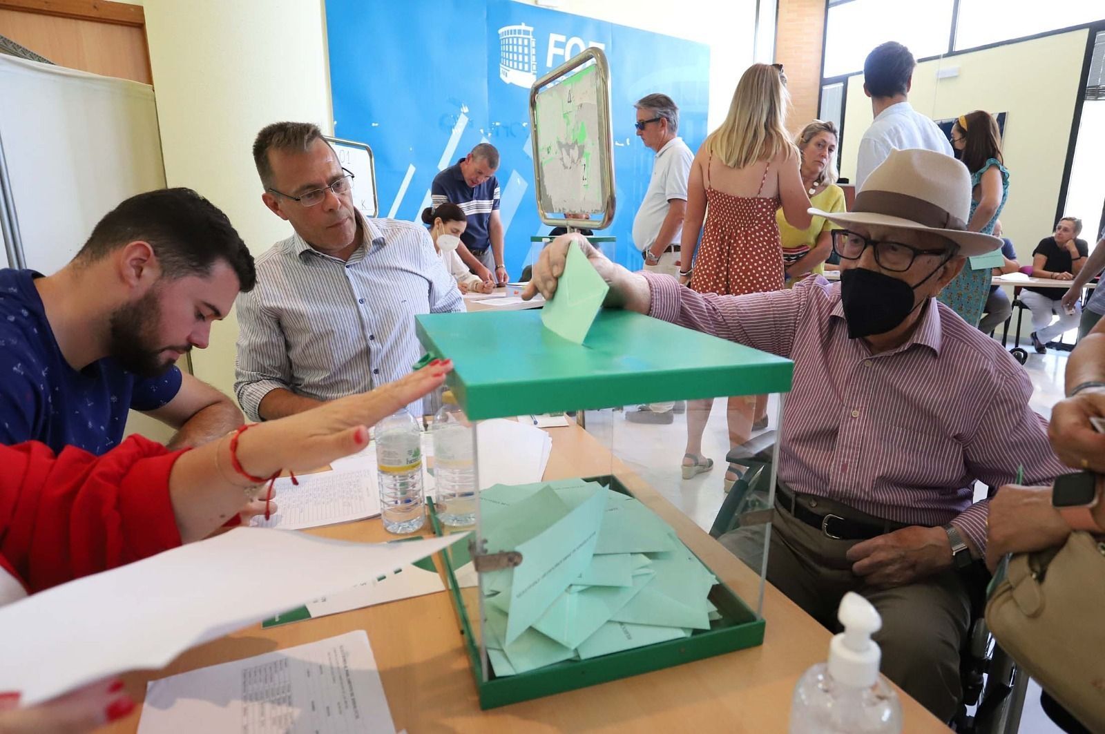 Imágenes de la jornada electoral en Huelva