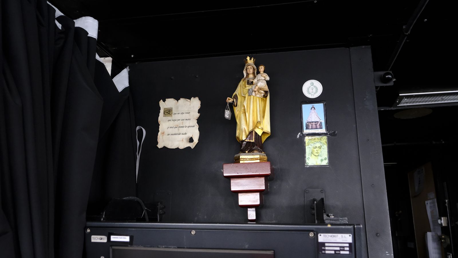 Fotogalería de la visita al portaaviones Juan Carlos I. Puerto de Almería.