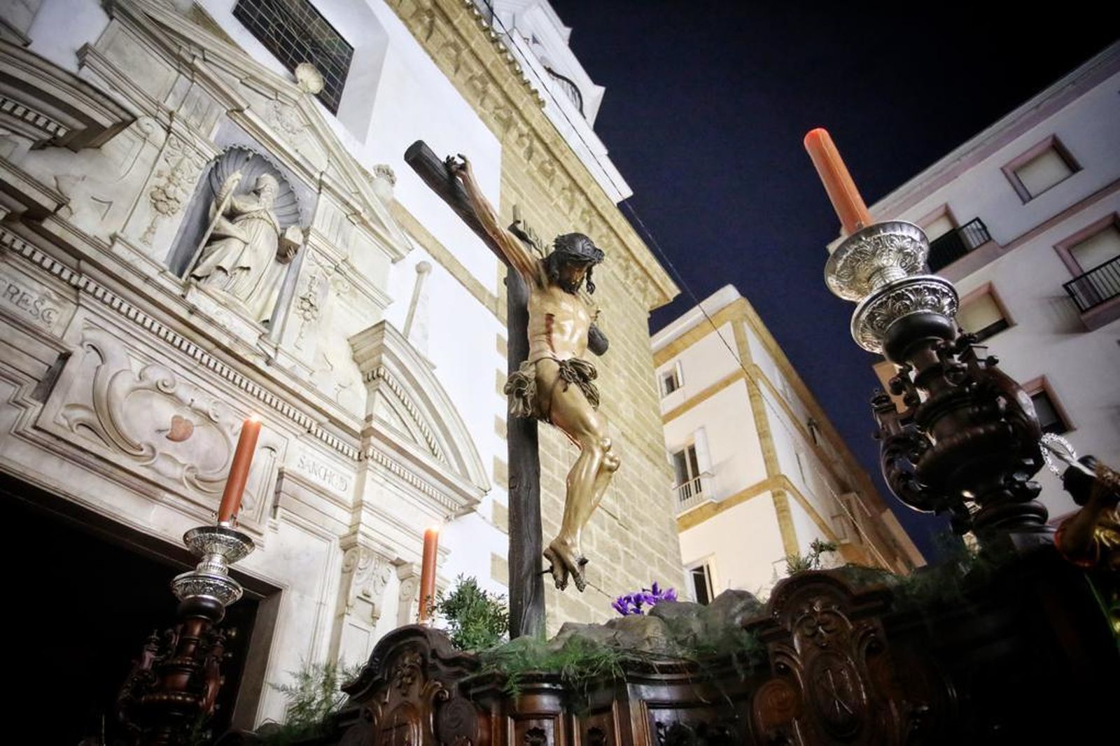 Las imágenes de la cofradía de Buena Muerte en la Semana Santa de Cádiz 2022