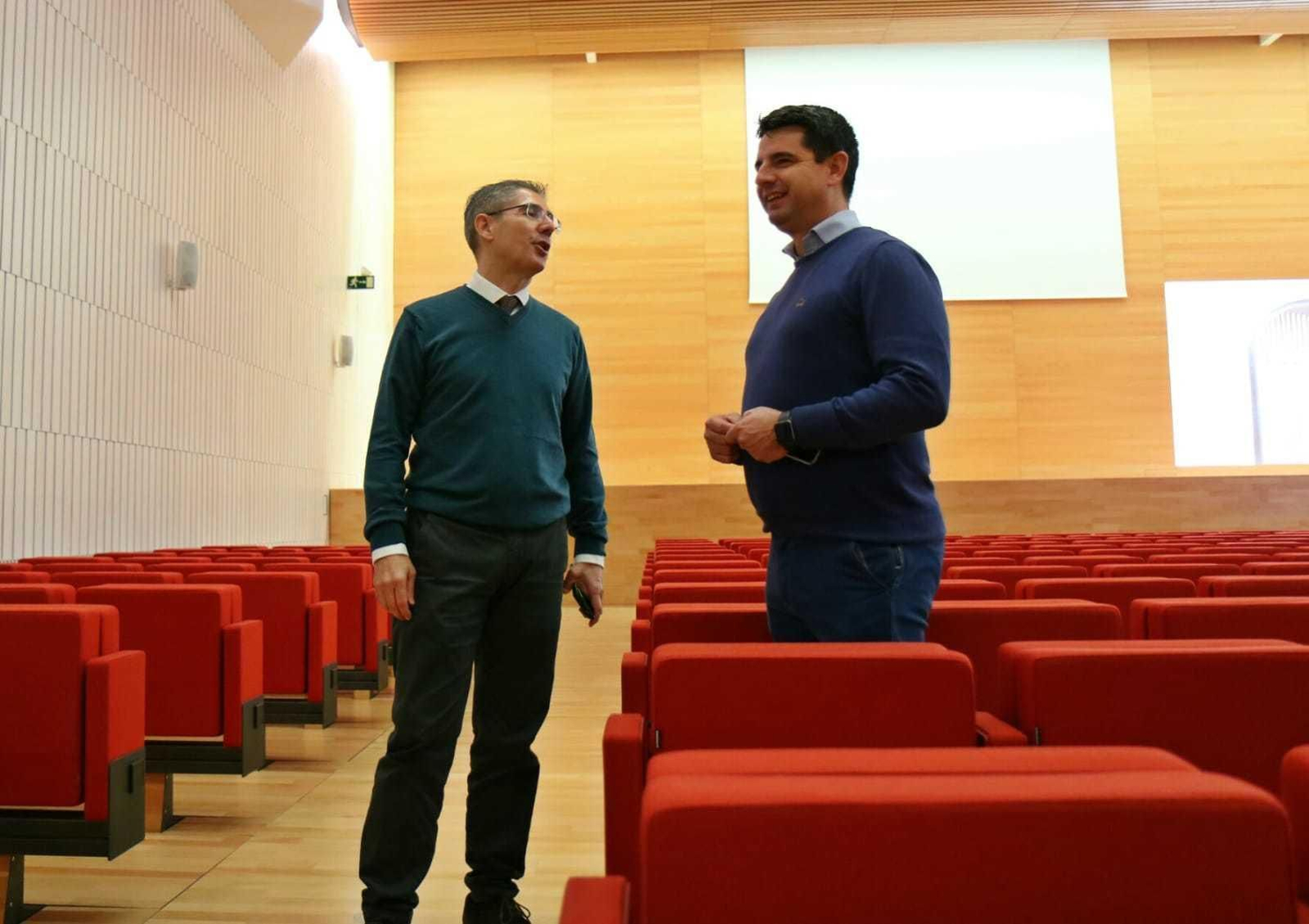 Juan Salado y Pedro García, en el Palacio de Congresos.