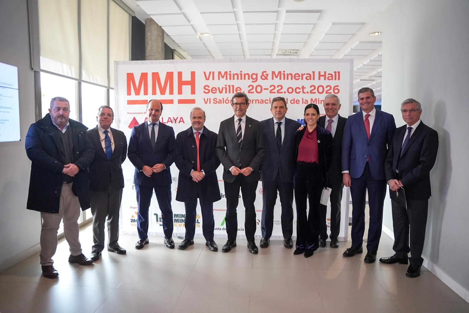 Foto de familia del acto de presentación de la sexta edición del Salón Internacional de la Minería.
