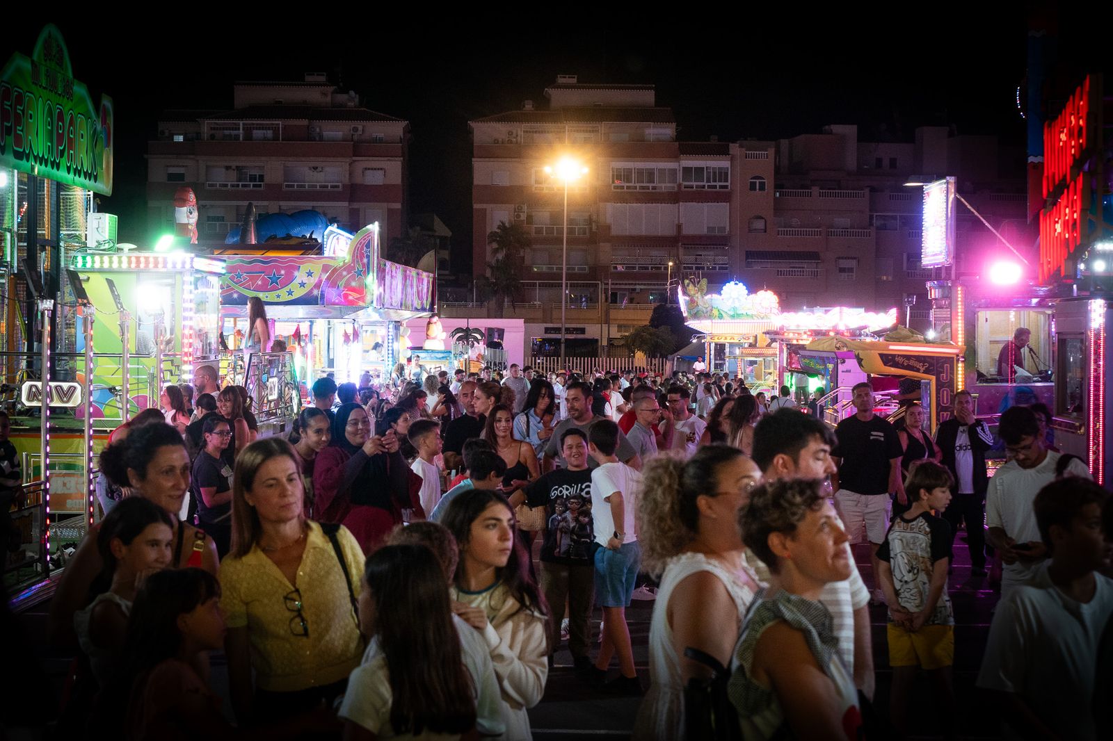 Roquetas vibra con el inicio de sus fiestas patronales en honor a la Virgen del Rosario, en imágenes