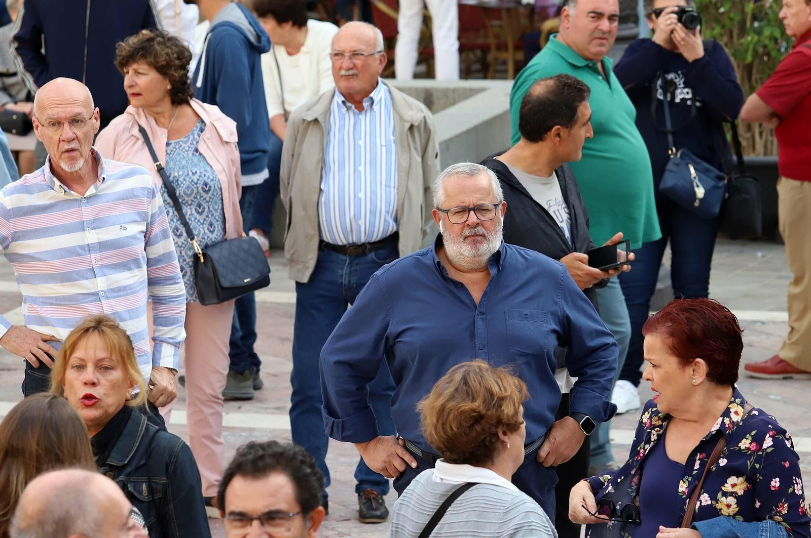 Imágenes de la concentración en defensa de la llegada del AVE a Huelva