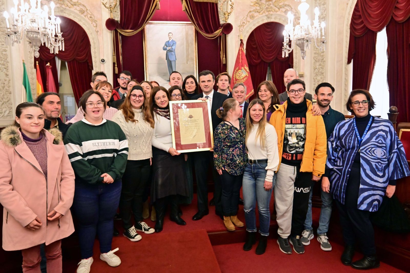 El alcalde, Bruno García, entrega el VIII Premio Jesús Gargallo de Cádiz a EQUA.