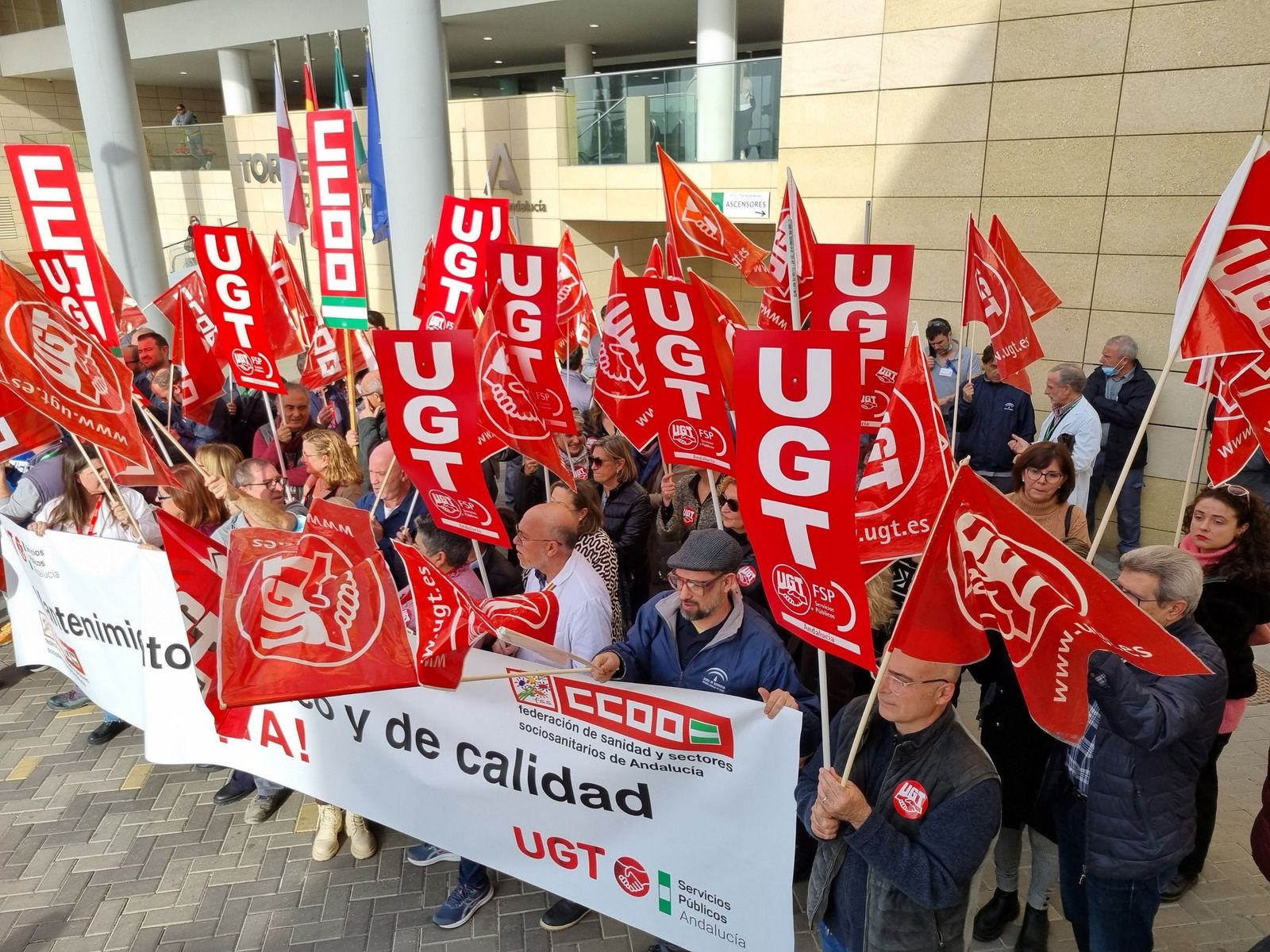 UGT y CCOO convocan huelga de técnicos medios y superiores en el SAS el ...