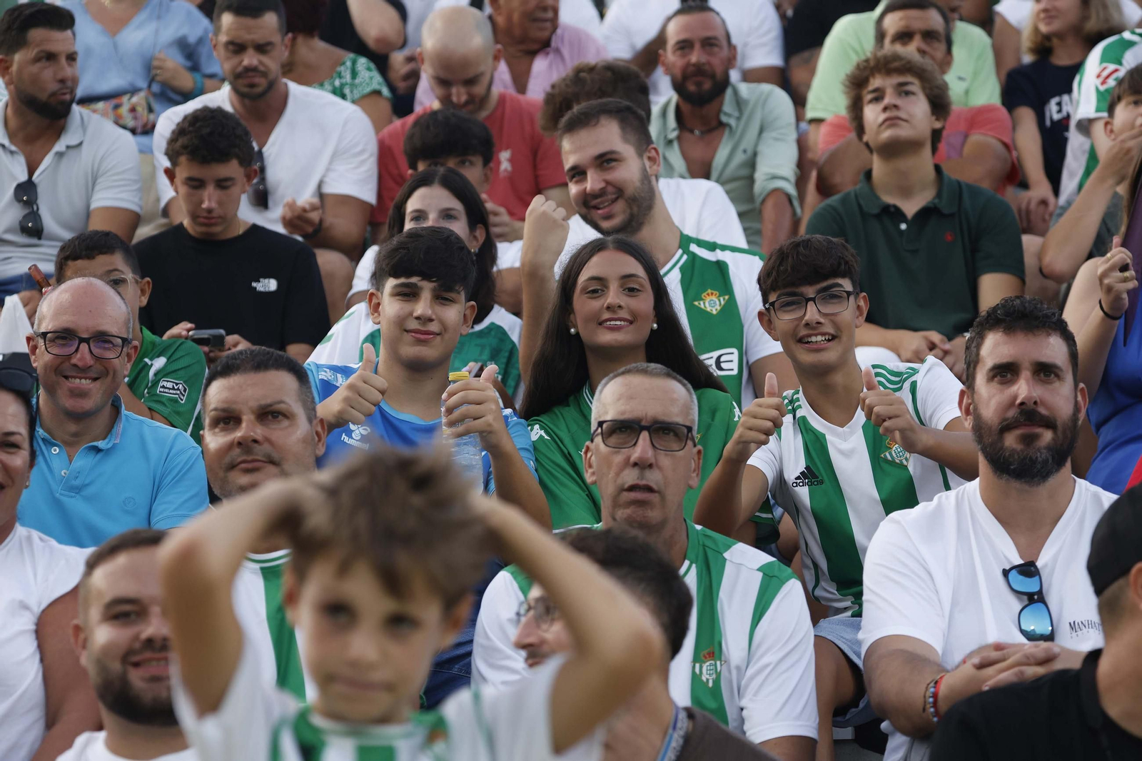 Las fotos del Betis-Como disputado en el Ciudad de La Línea (2-3)