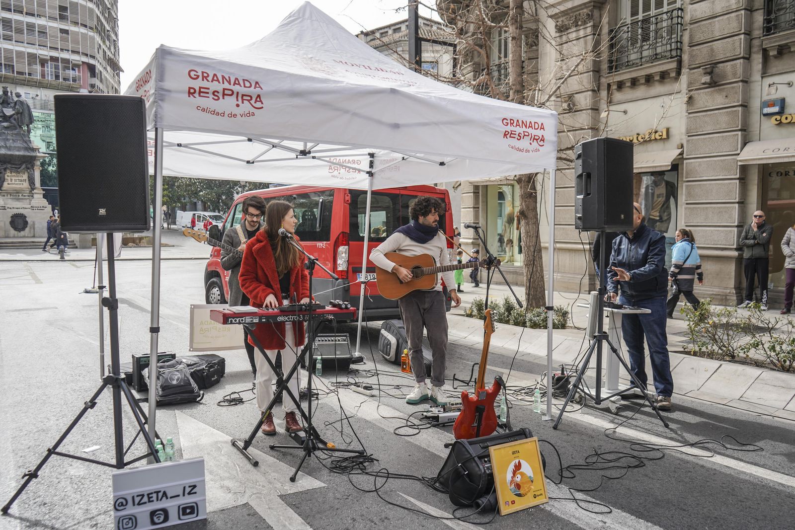 El Día Sin Coche llena de ciudadanos la Gran Vía de Granada