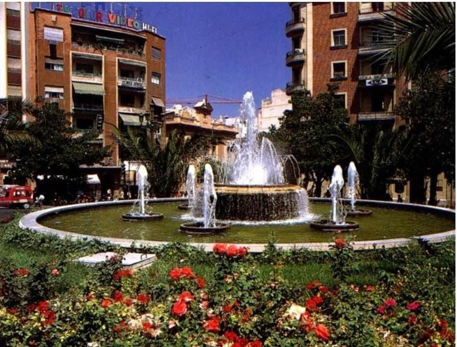 Plaza de la Constitución en el pasado.