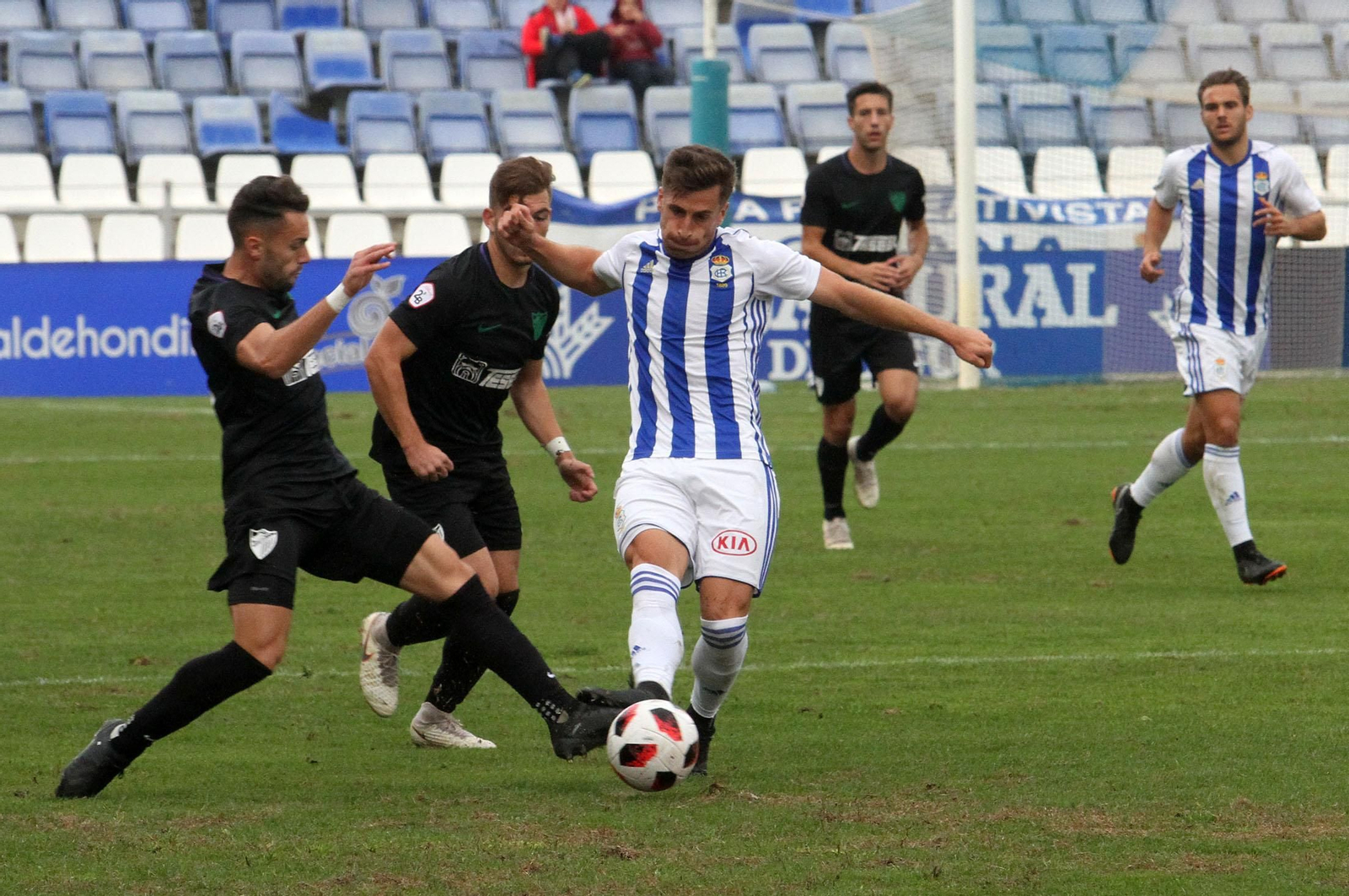 Un lance del último Recre-Atlético Malagueño.