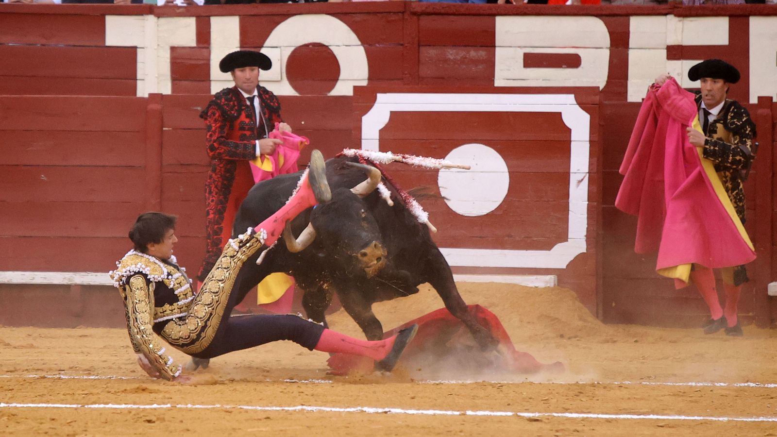 Tarde de toros con Roca Rey, Talavante y Aguado en la Feria de Jerez