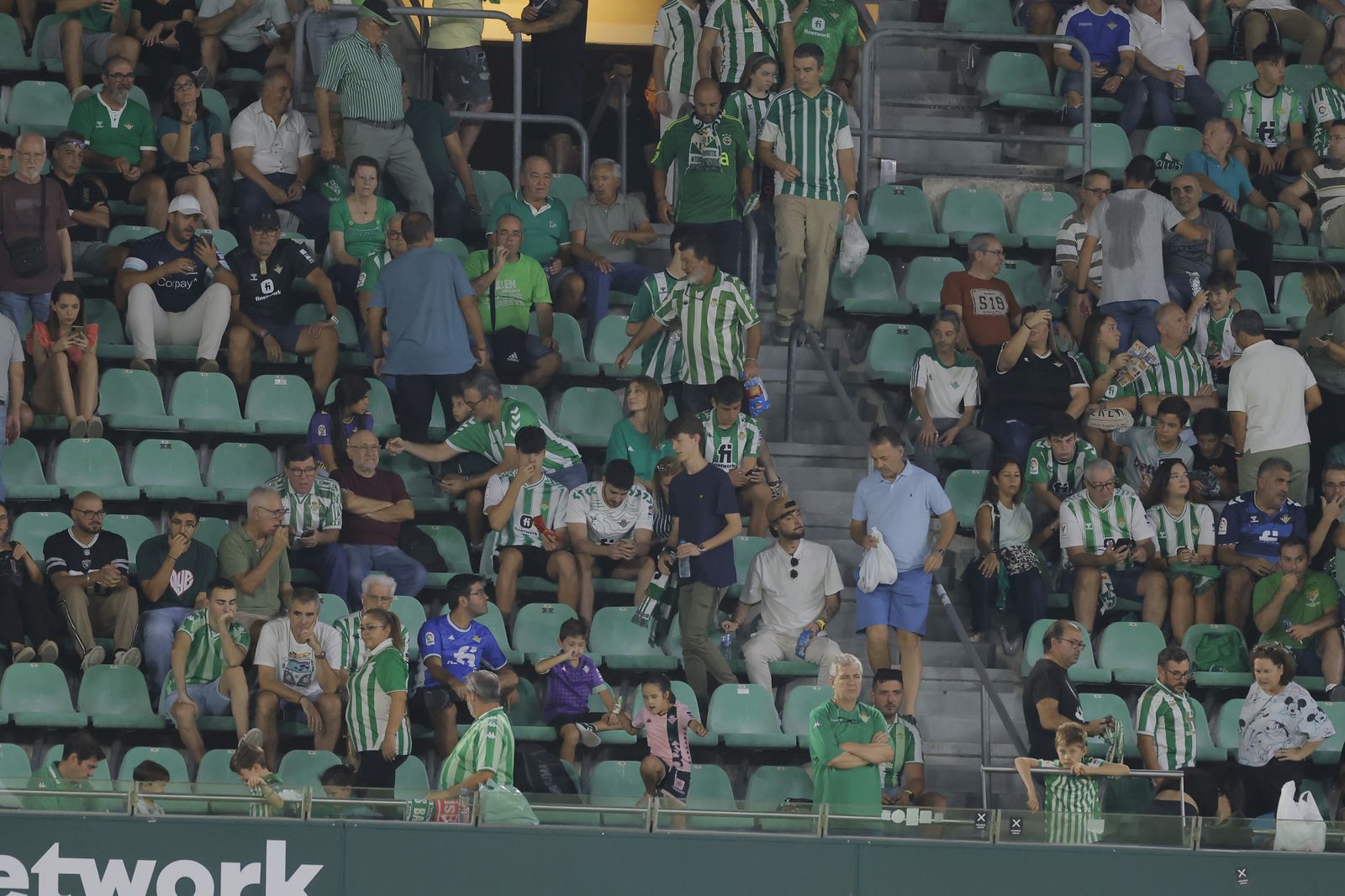 Búscate en las fotos del Betis-Valencia