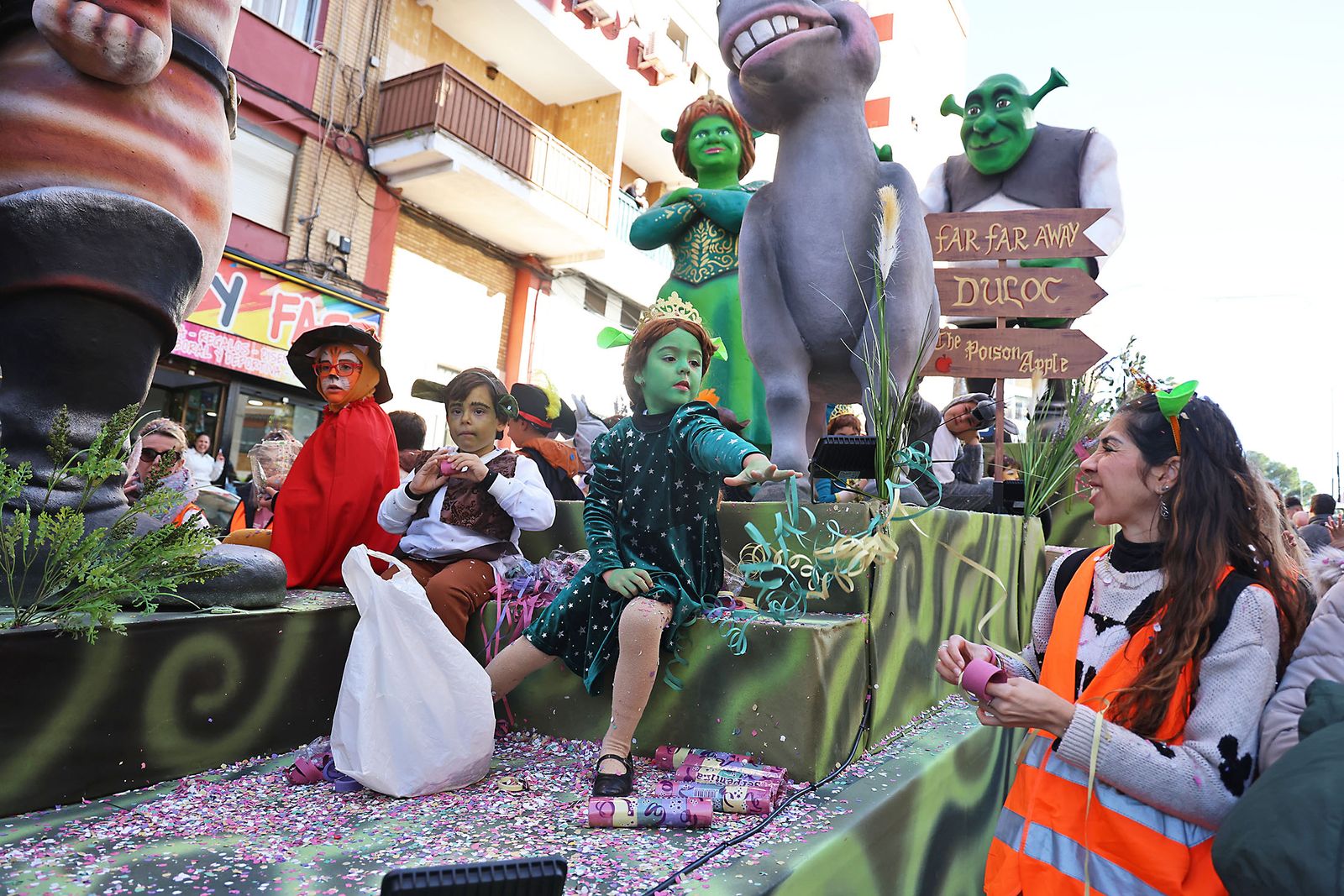 Las mejores fotografías de la salida y recorrido de la cabalgata de Reyes Magos 2026