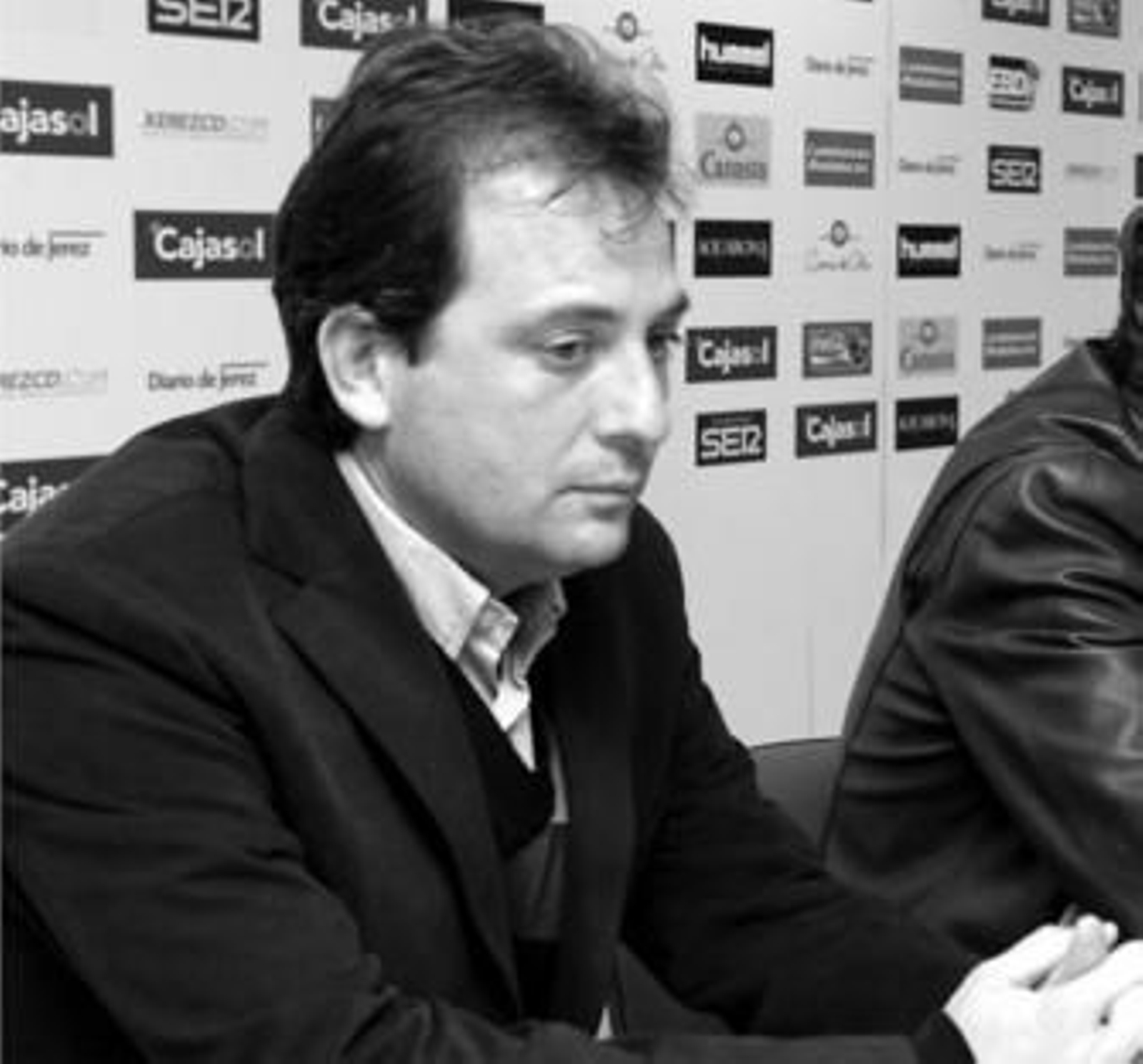 Miguel Ángel Rondán fue el encargado de dar las explicaciones sobre el relevo del primer técnico.