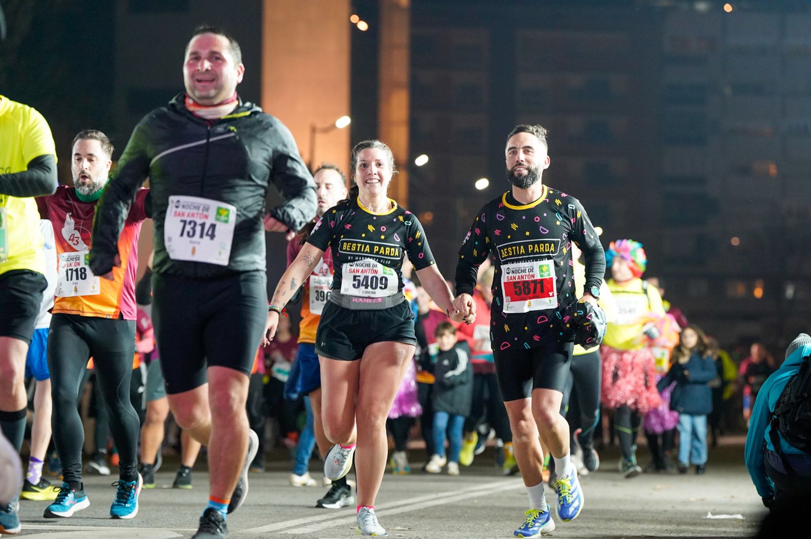 En imágenes: búscate en tu llegada a meta de la Carrera de San Antón 2026 (18)