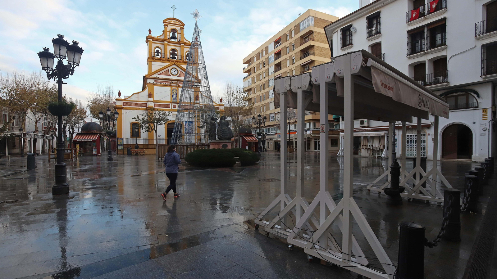 Bares y comercios cerrados en La Línea