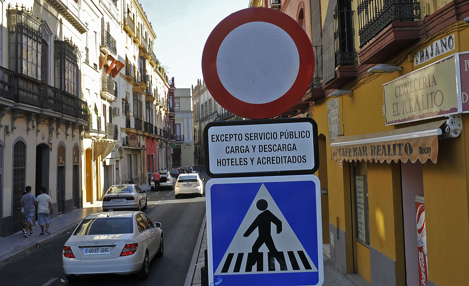 Una vista de la calle Trajano de Sevilla.