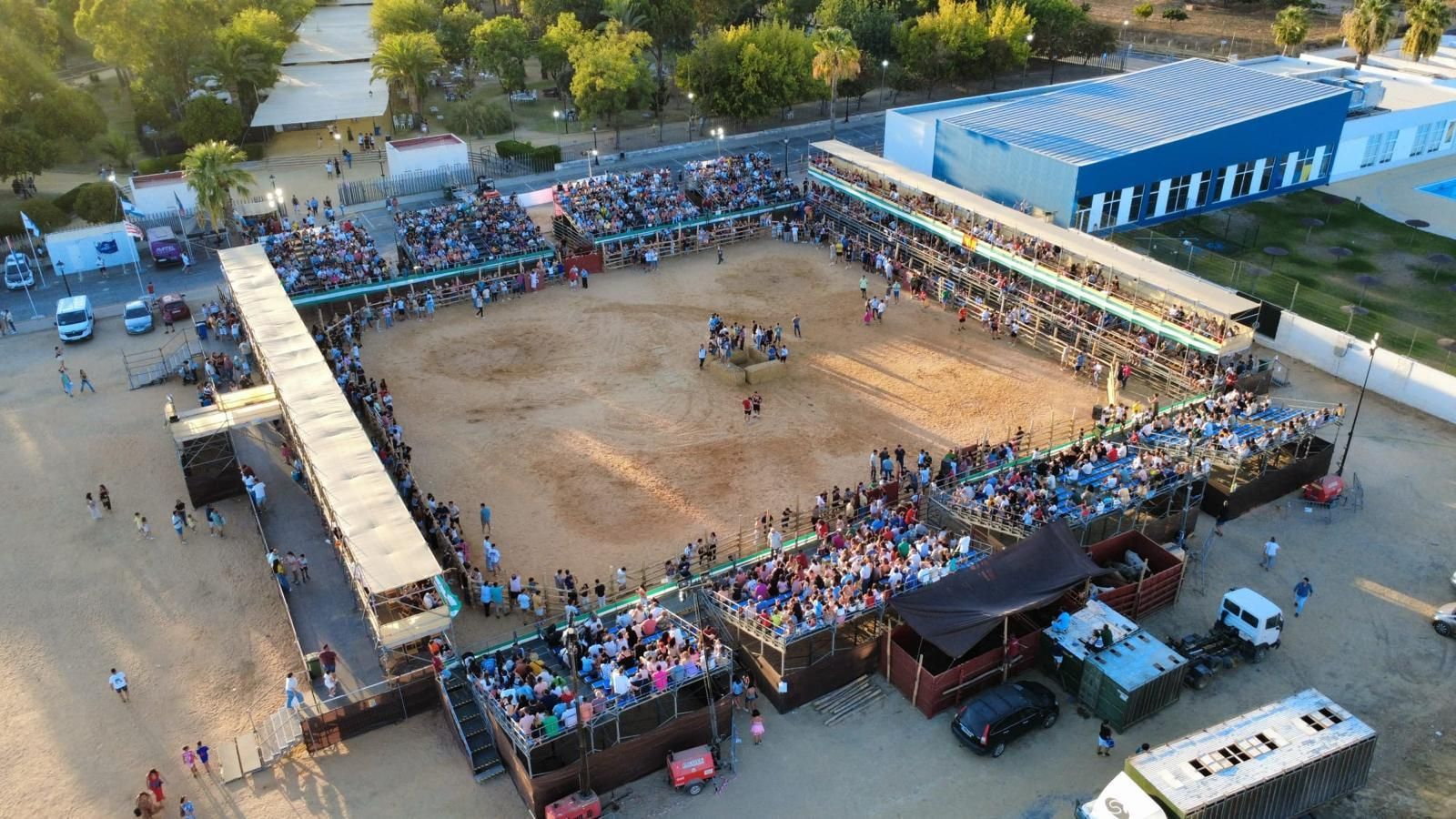 Desde el aire se puede contemplar el montaje hecho por el ayuntamiento para estas fiestas.