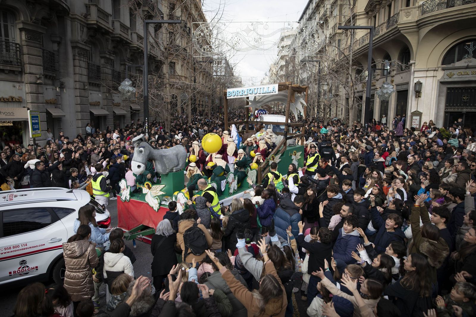 La Cabalgata de los Reyes Magos 2026 en Granada, en imágenes
