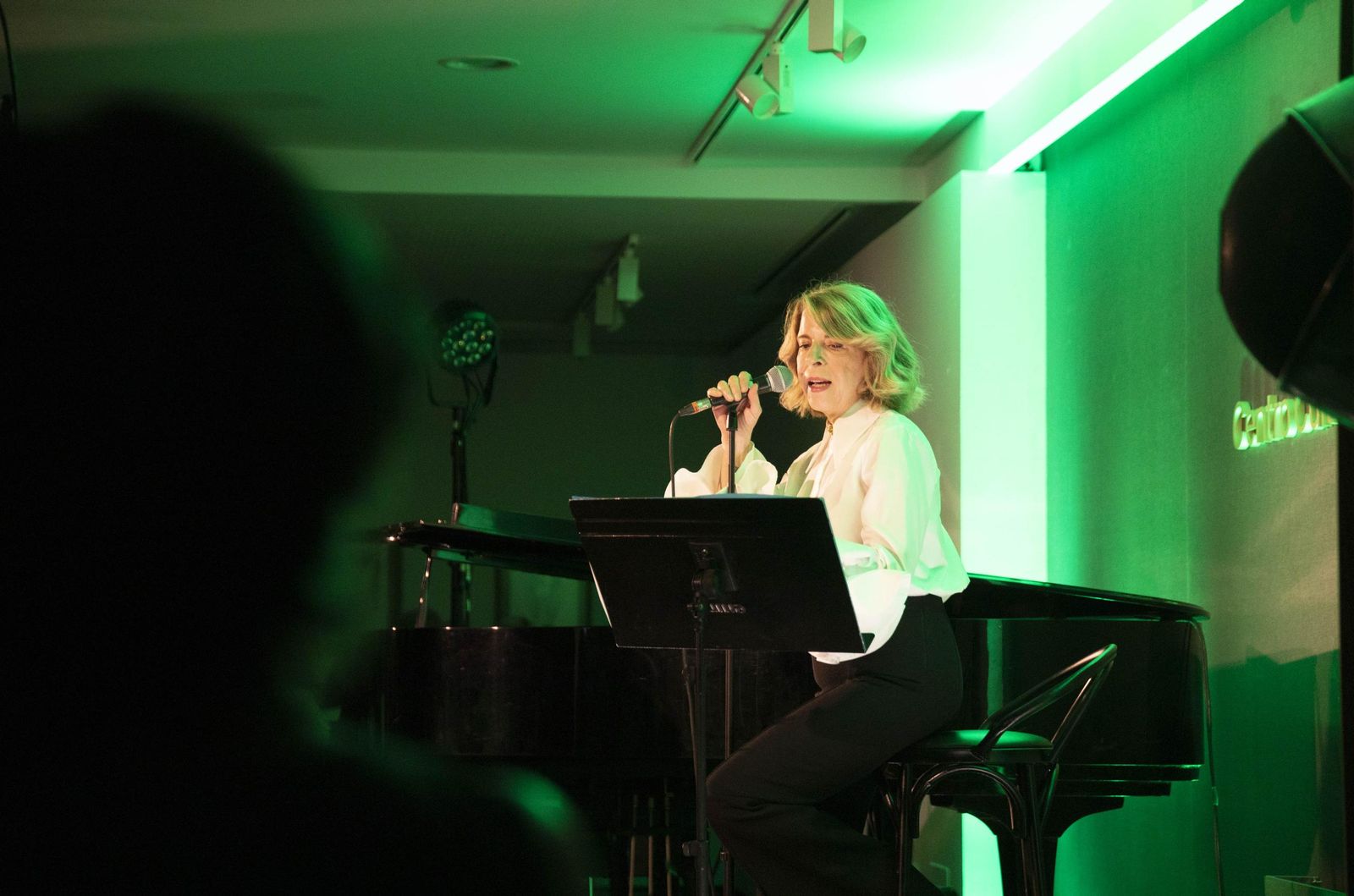 Sole Giménez charla y recital en Fundación Unicaja de Almería