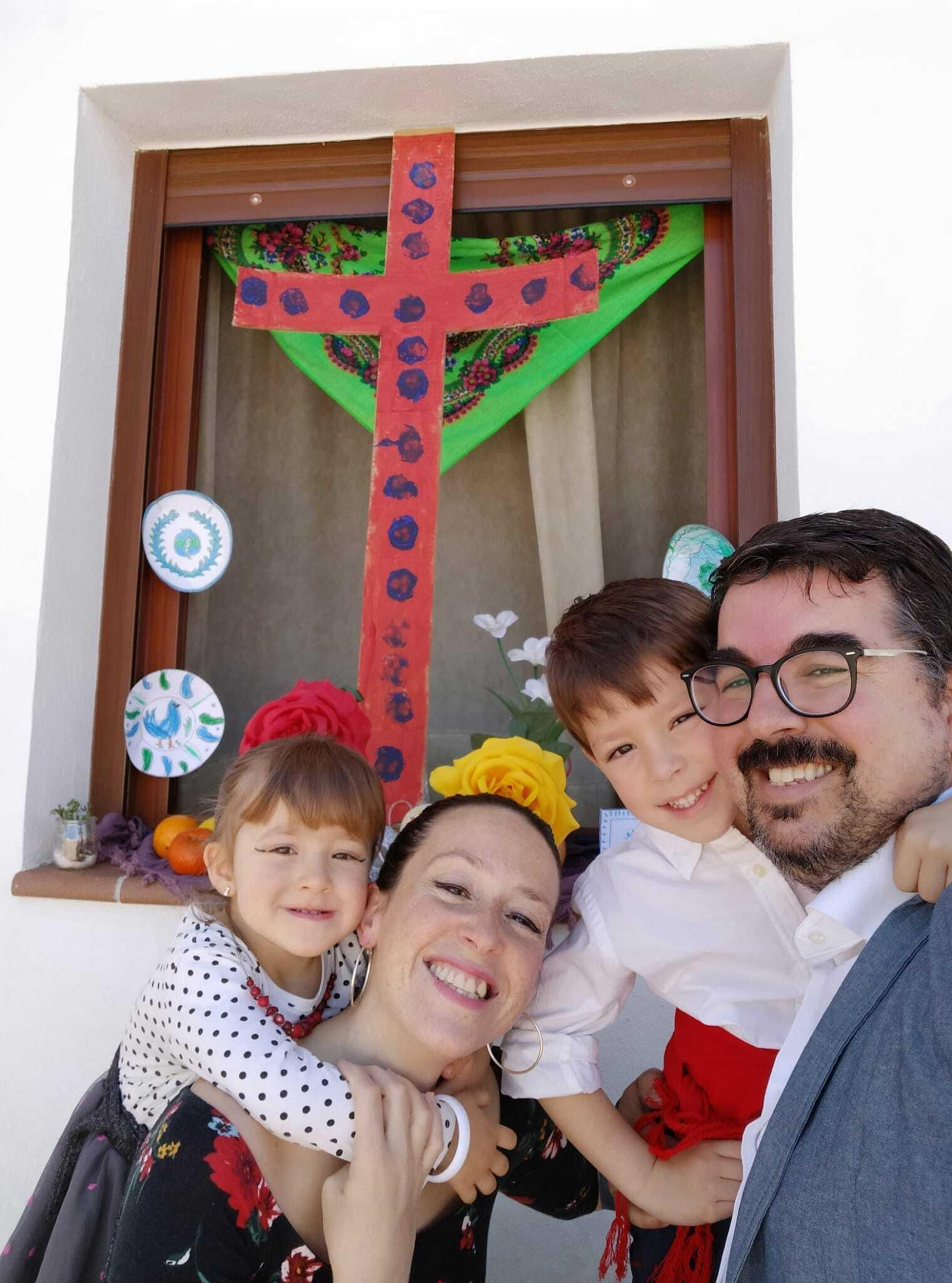 Familias al completo vestidas para la ocasión