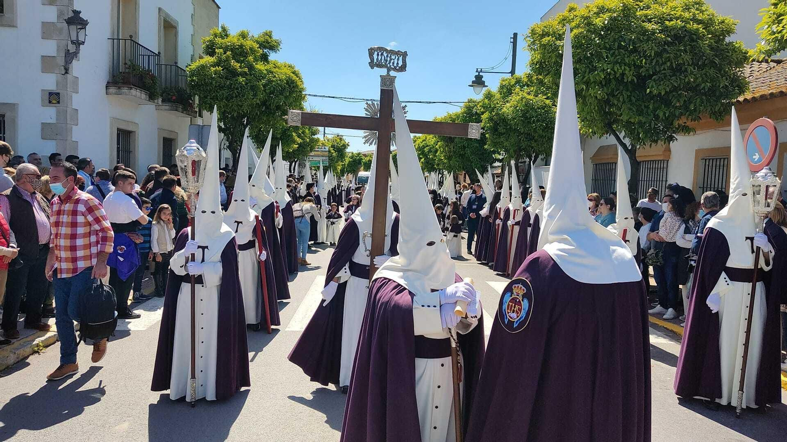 La Hermandad de La Entrega en su primera salida a Jerez