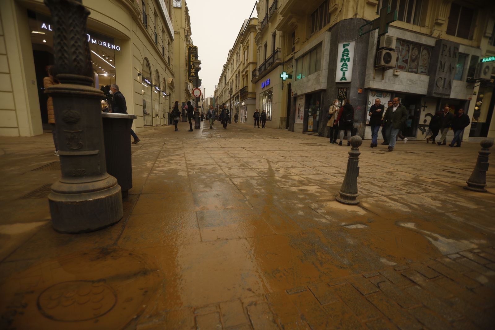 Las imágenes del segundo día de calima en Córdoba: llega el barro